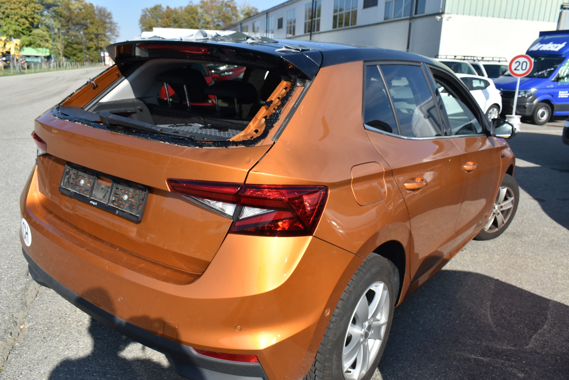 SKODA Fabia 1.0 TSI Ambition DSG-image-6