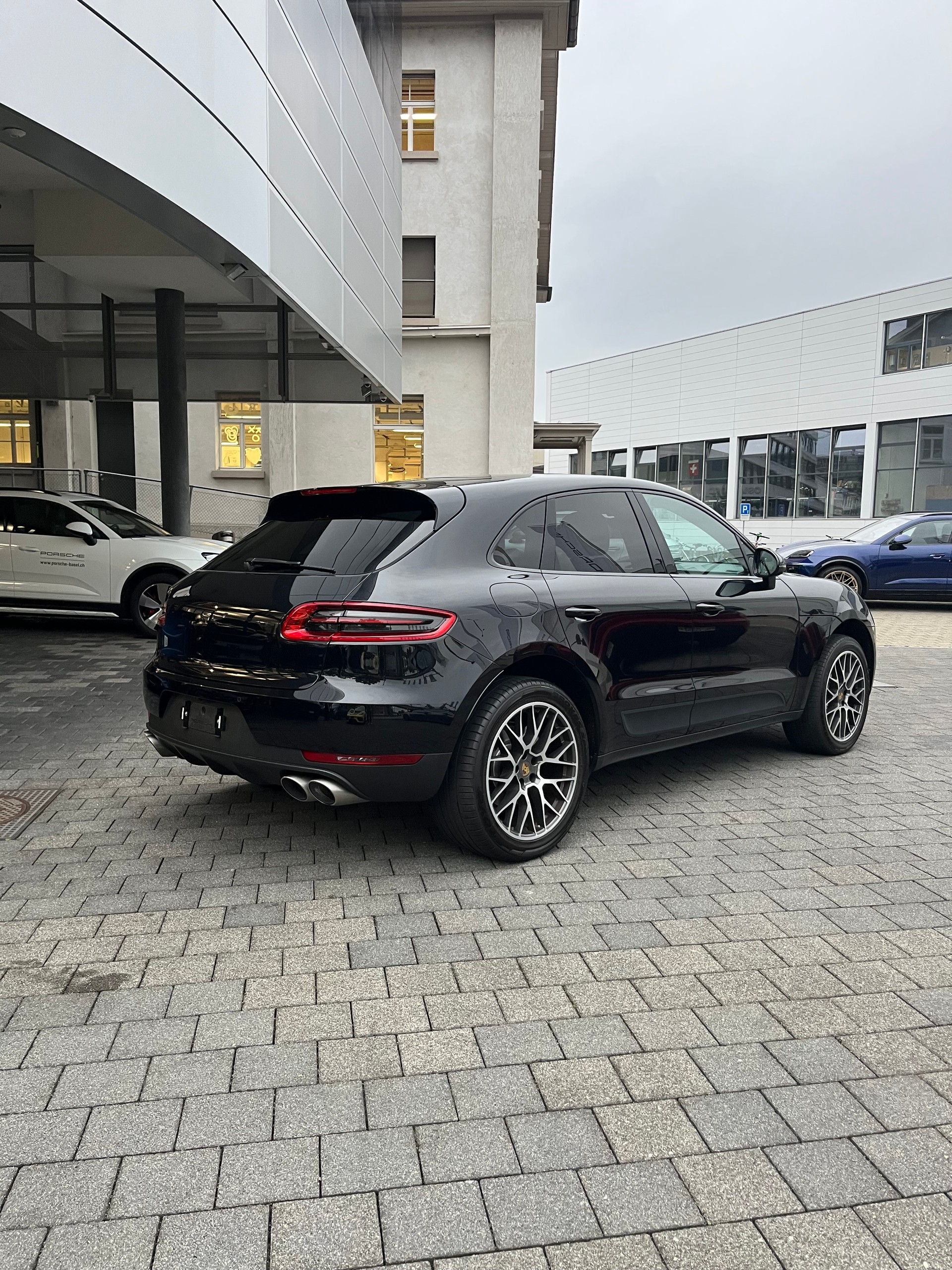 PORSCHE 3.0 V6 S Diesel-image-1