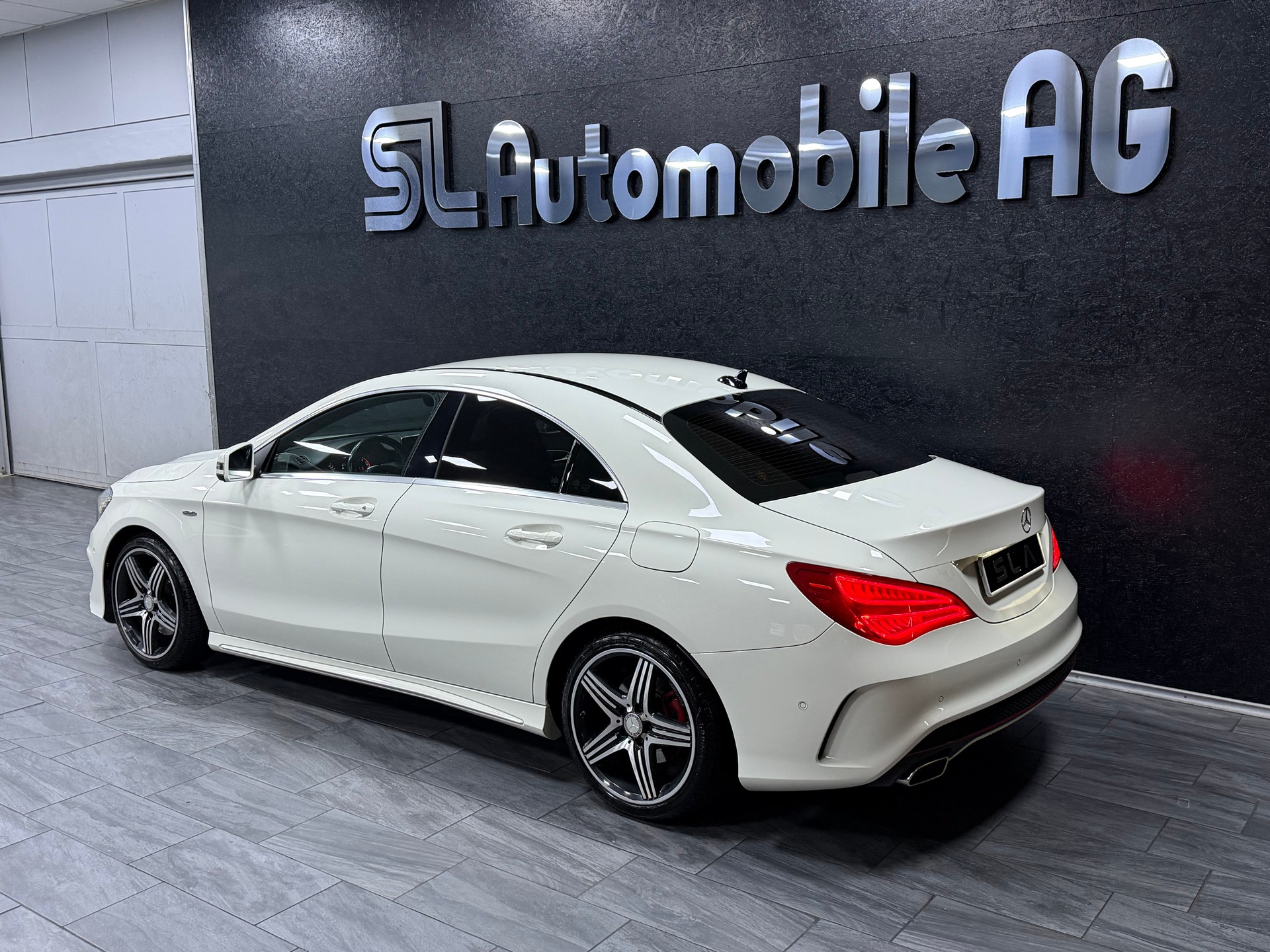MERCEDES-BENZ CLA 250 Sport 7G-DCT / Aus 1 Hand-image-4