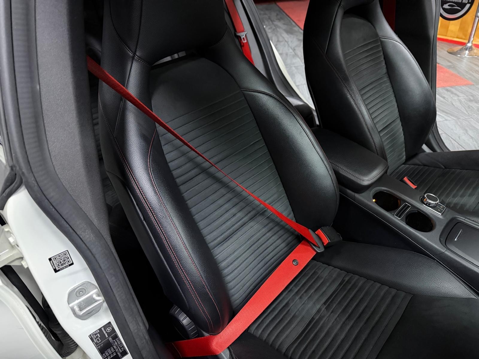 MERCEDES-BENZ CLA 250 Sport 7G-DCT / Aus 1 Hand-image-14