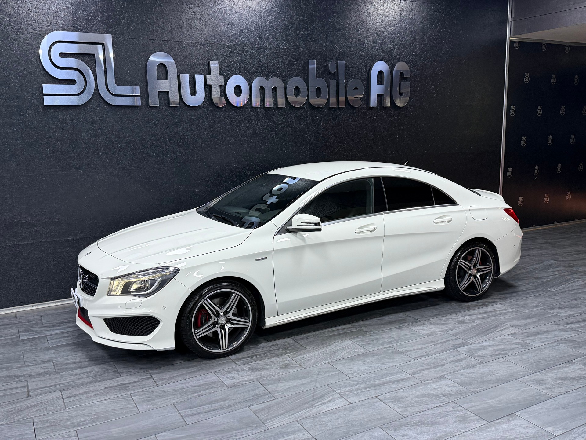MERCEDES-BENZ CLA 250 Sport 7G-DCT / Aus 1 Hand-image-2