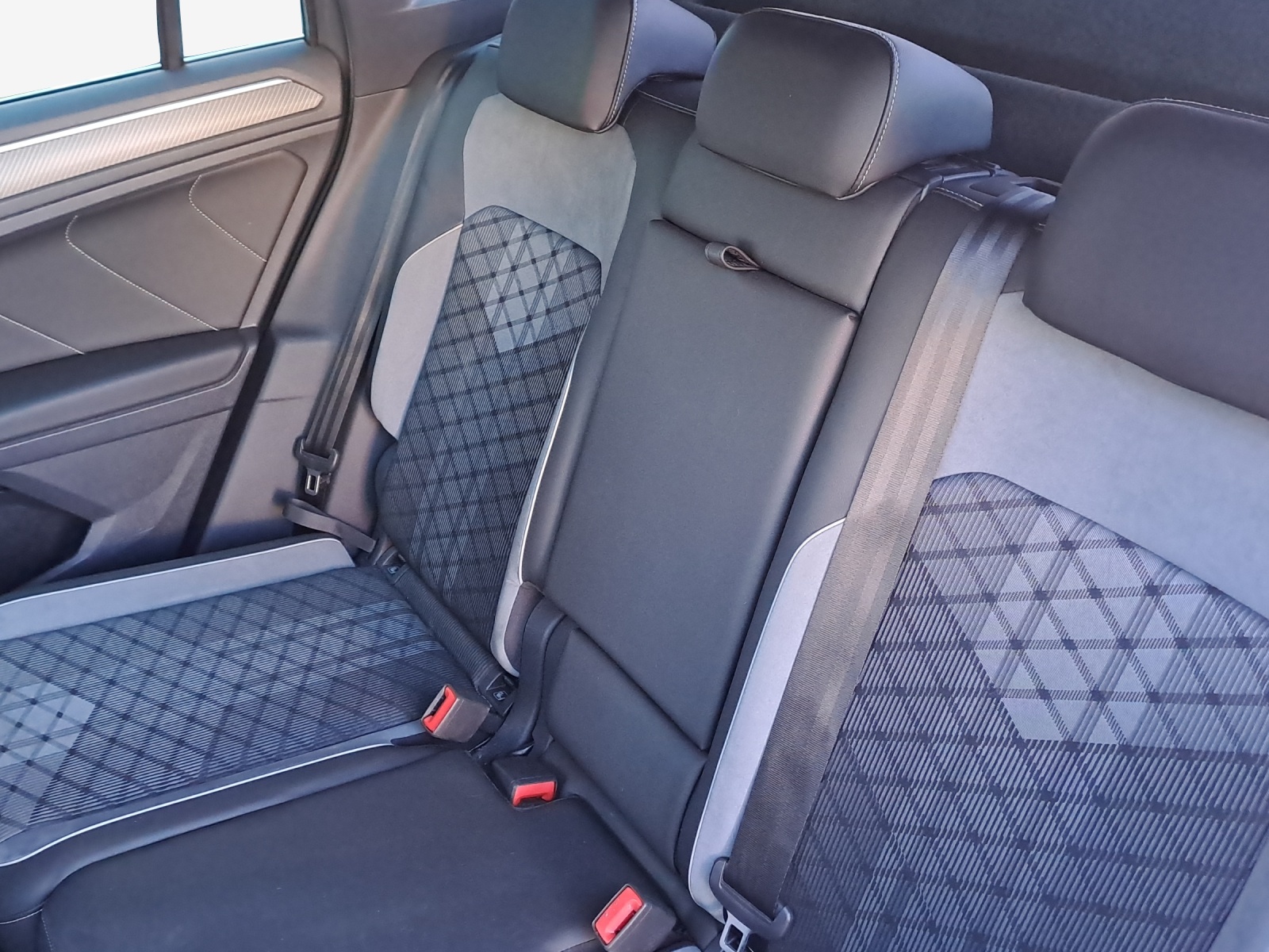 VW Tiguan 1.4TSI PHEV R-Line DSG-image-11