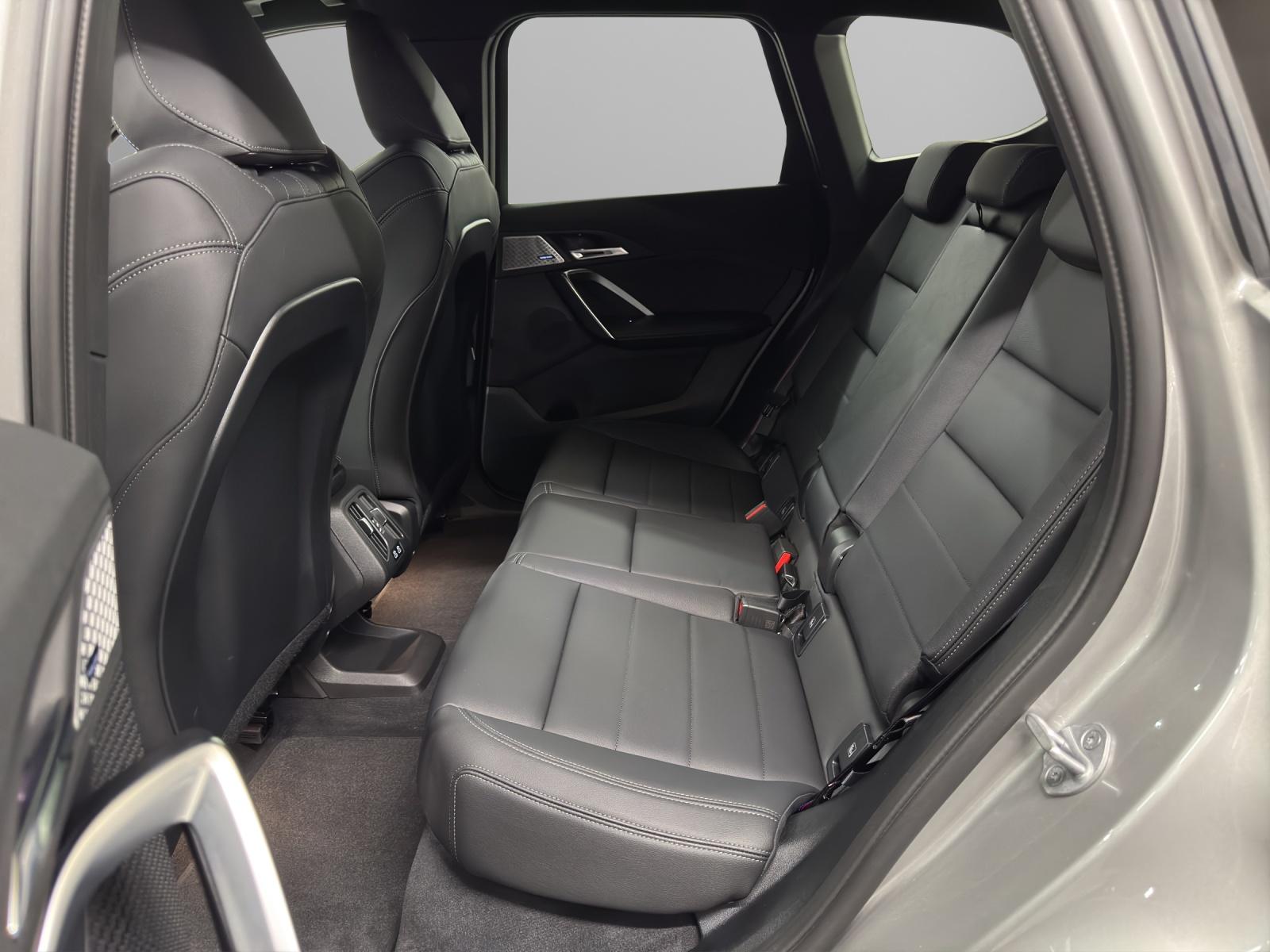 BMW X1 30e xDrive-image-13