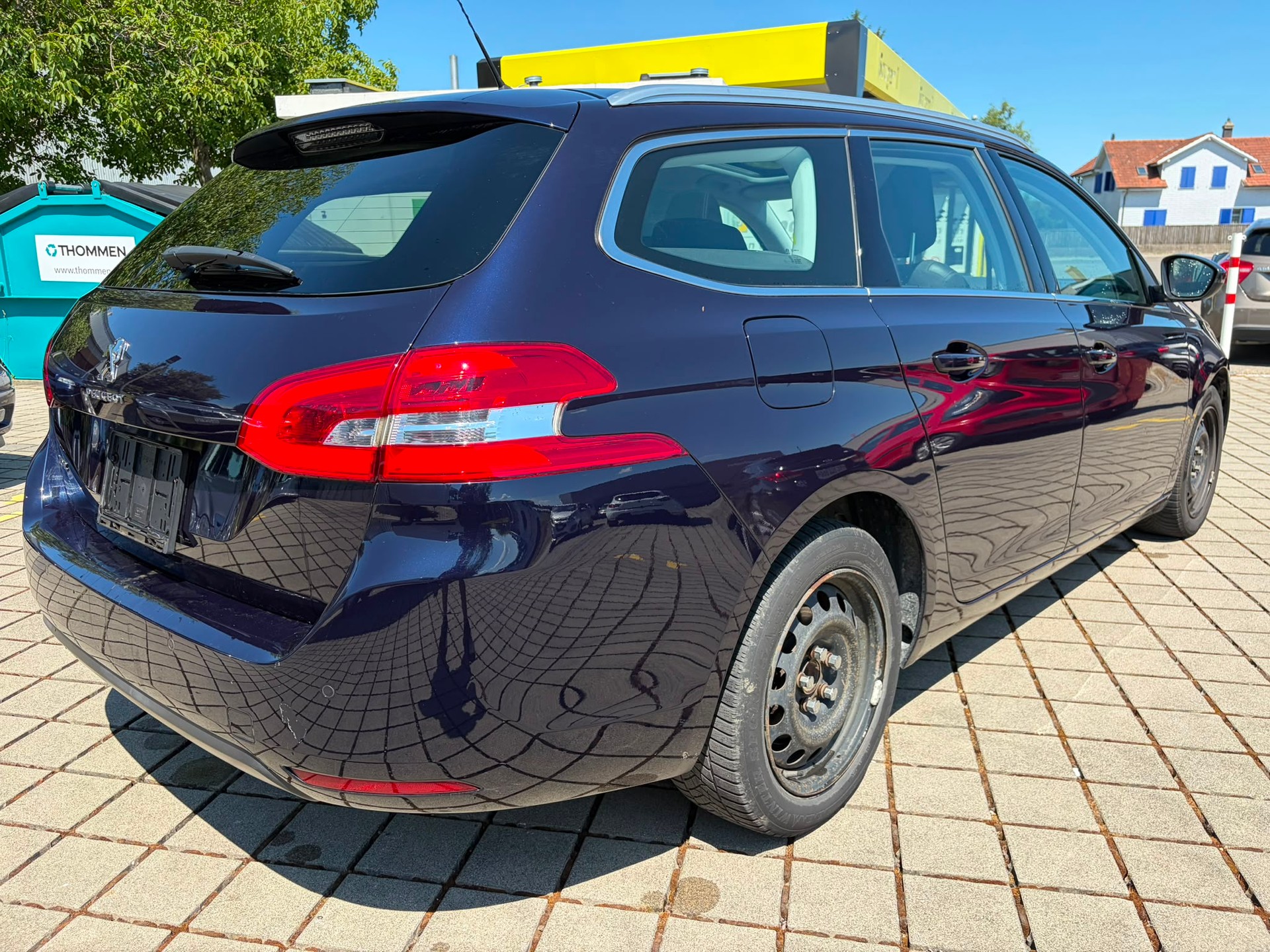 PEUGEOT 308 SW 1.2 Pure Tech Allure EAT8-image-8