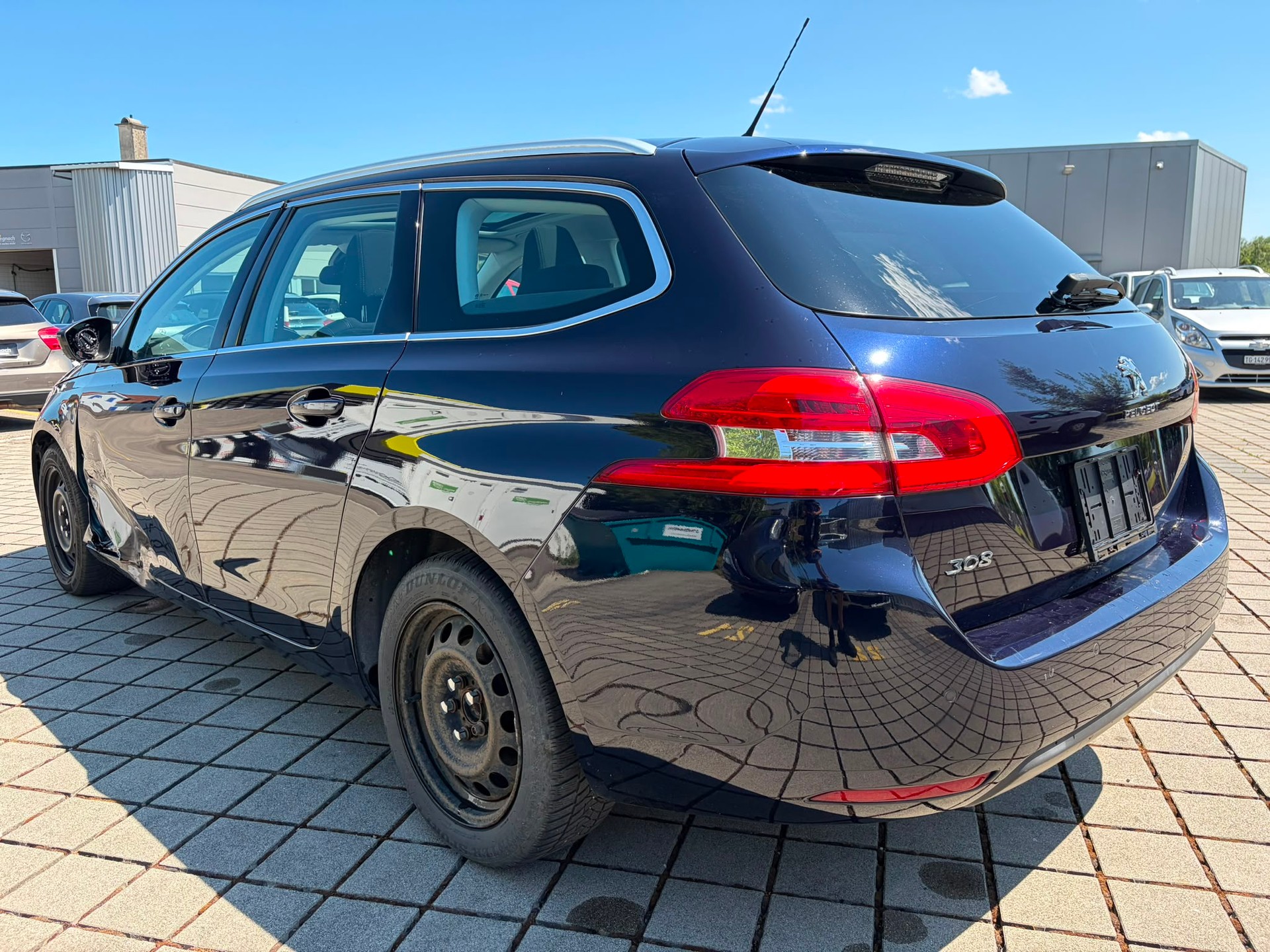 PEUGEOT 308 SW 1.2 Pure Tech Allure EAT8-image-5