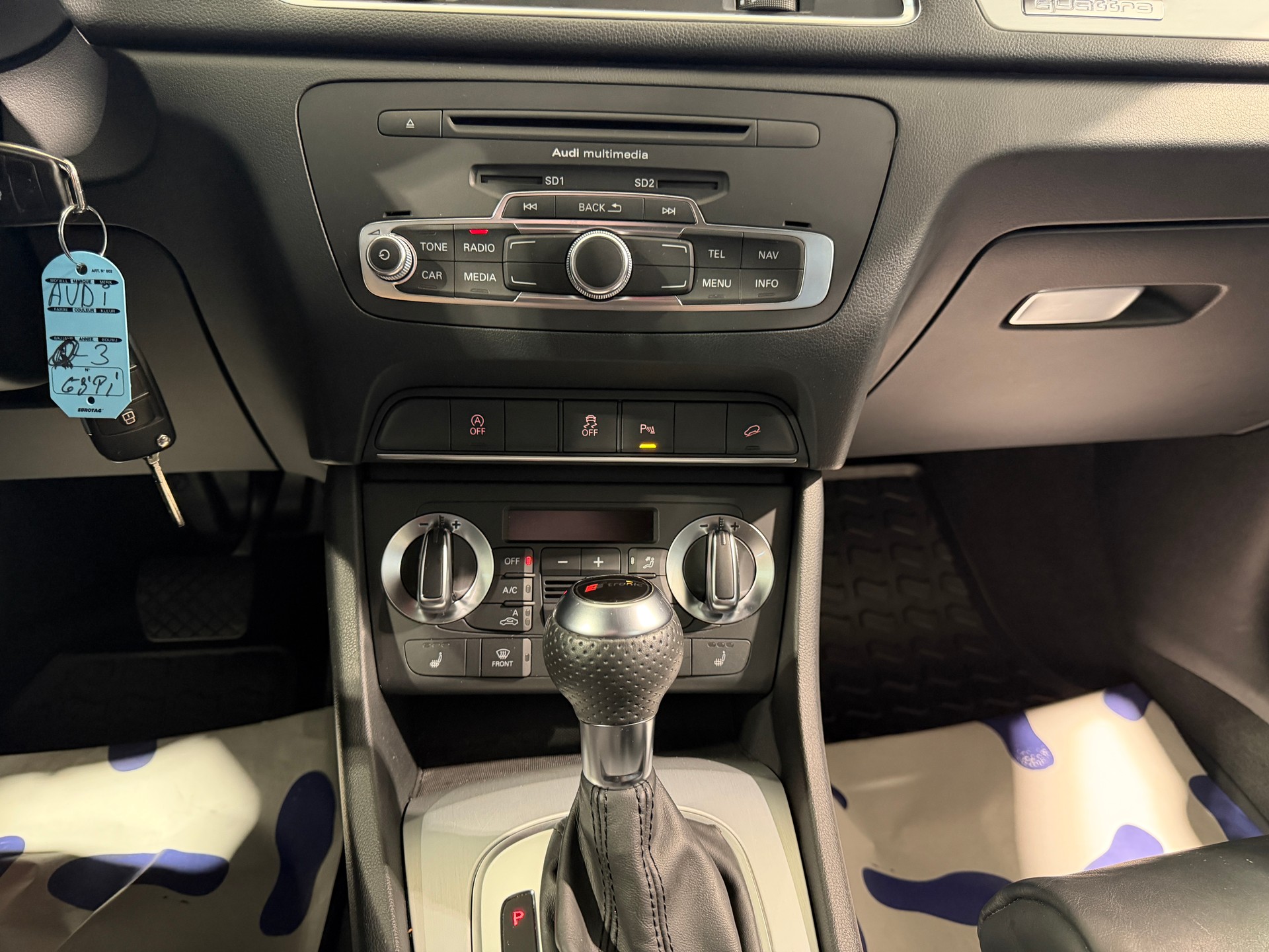 AUDI Q3 2.0 TFSI quattro S-tronic-image-22