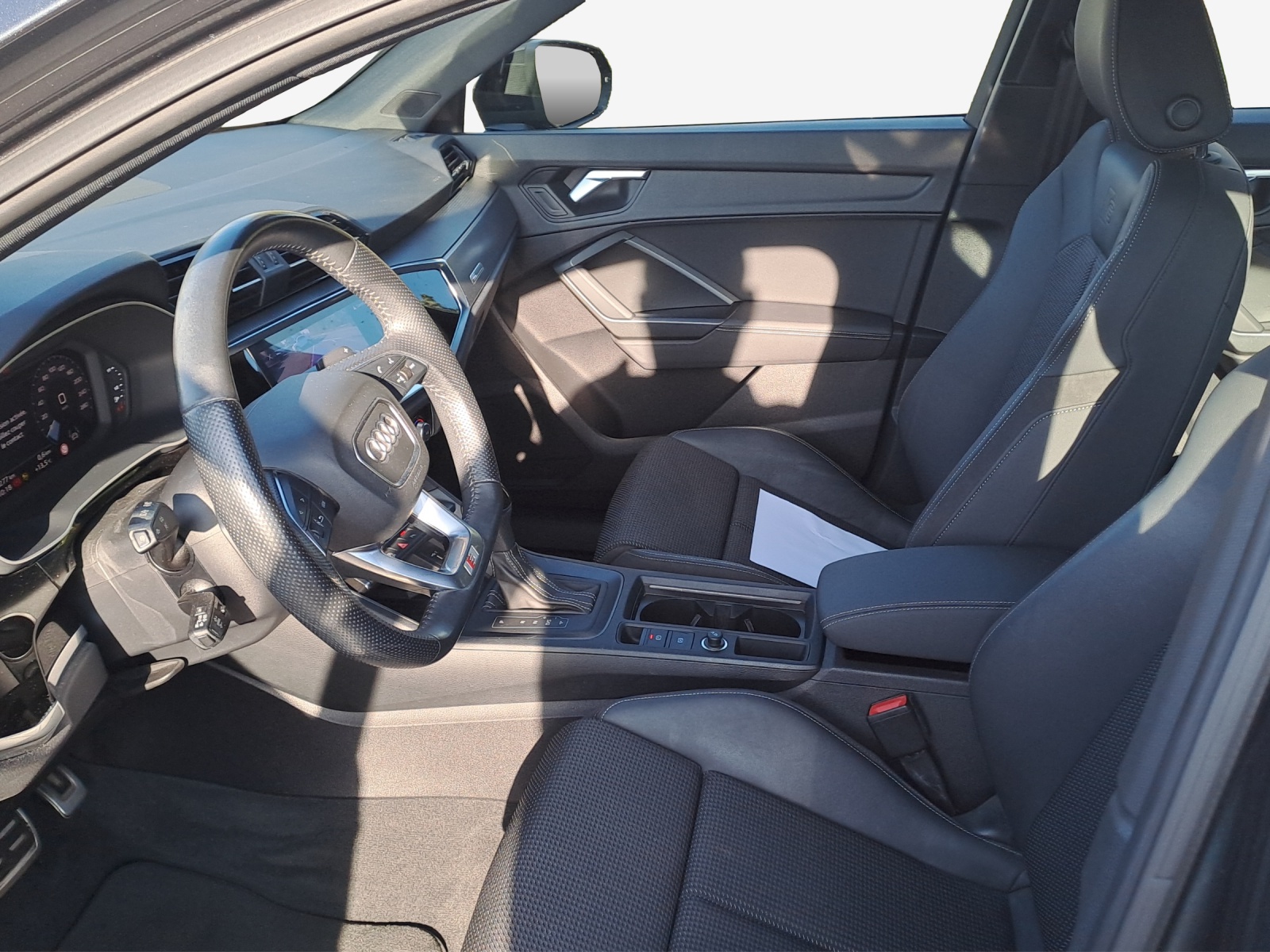 AUDI Q3 35 TFSI S line Attraction S-tronic-image-7