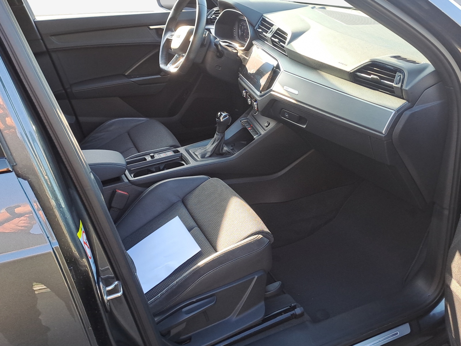 AUDI Q3 35 TFSI S line Attraction S-tronic-image-13