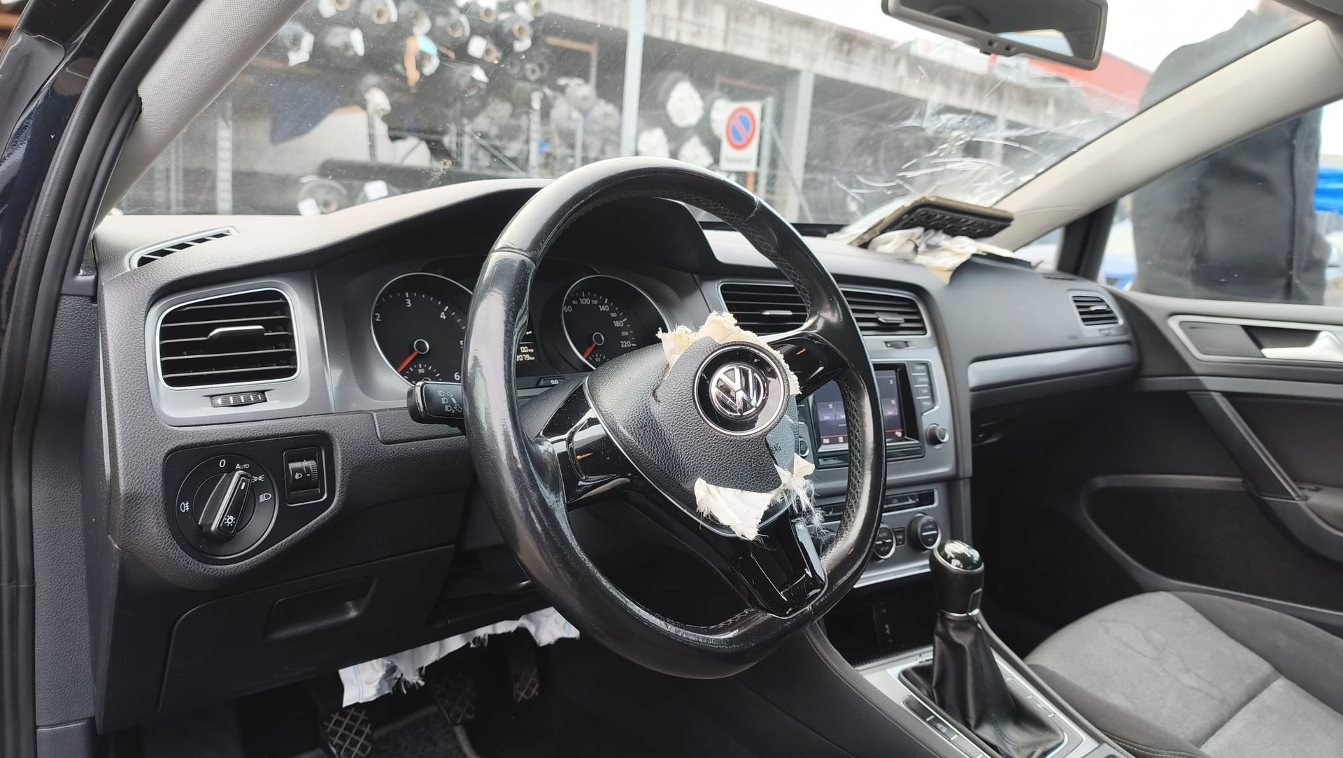 VW Golf 1.6 TDI Trendline-image-8