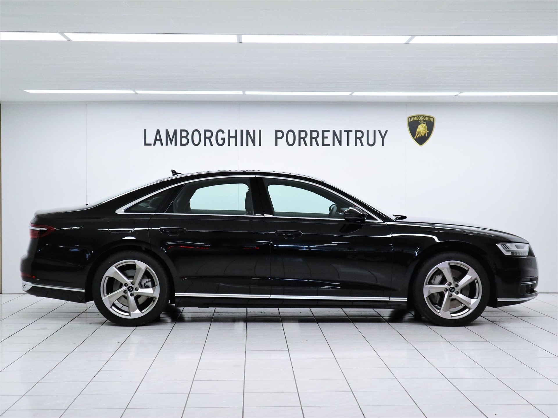 AUDI A8 55 TFSI quattro tiptronic-image-4