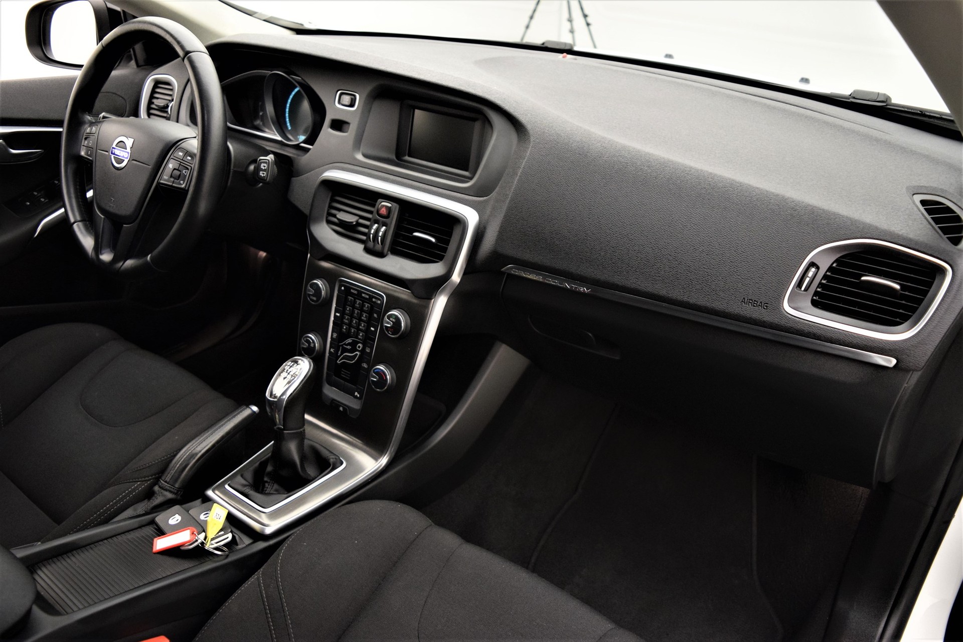 VOLVO V40 Cross Country D2-image-11