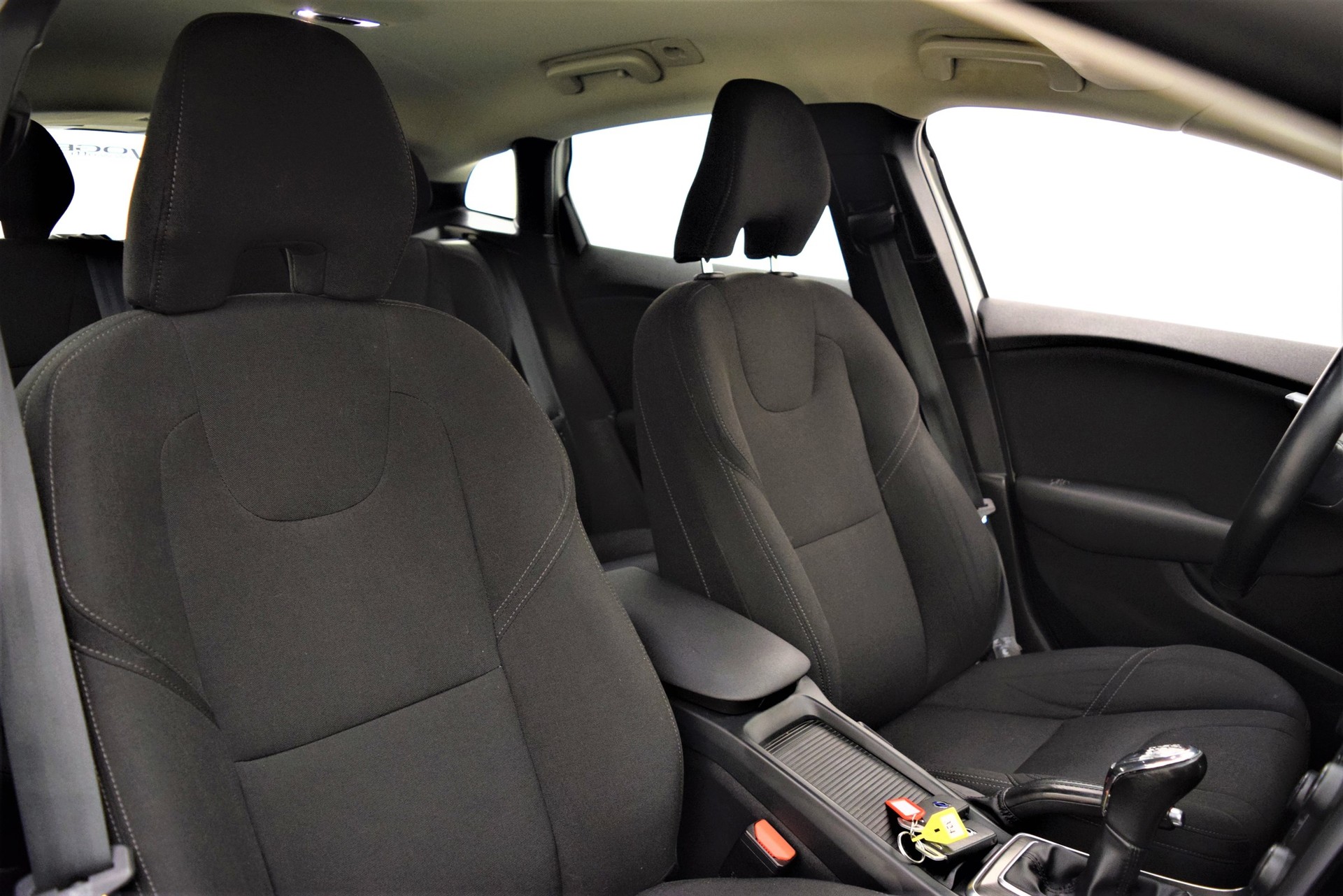 VOLVO V40 Cross Country D2-image-10
