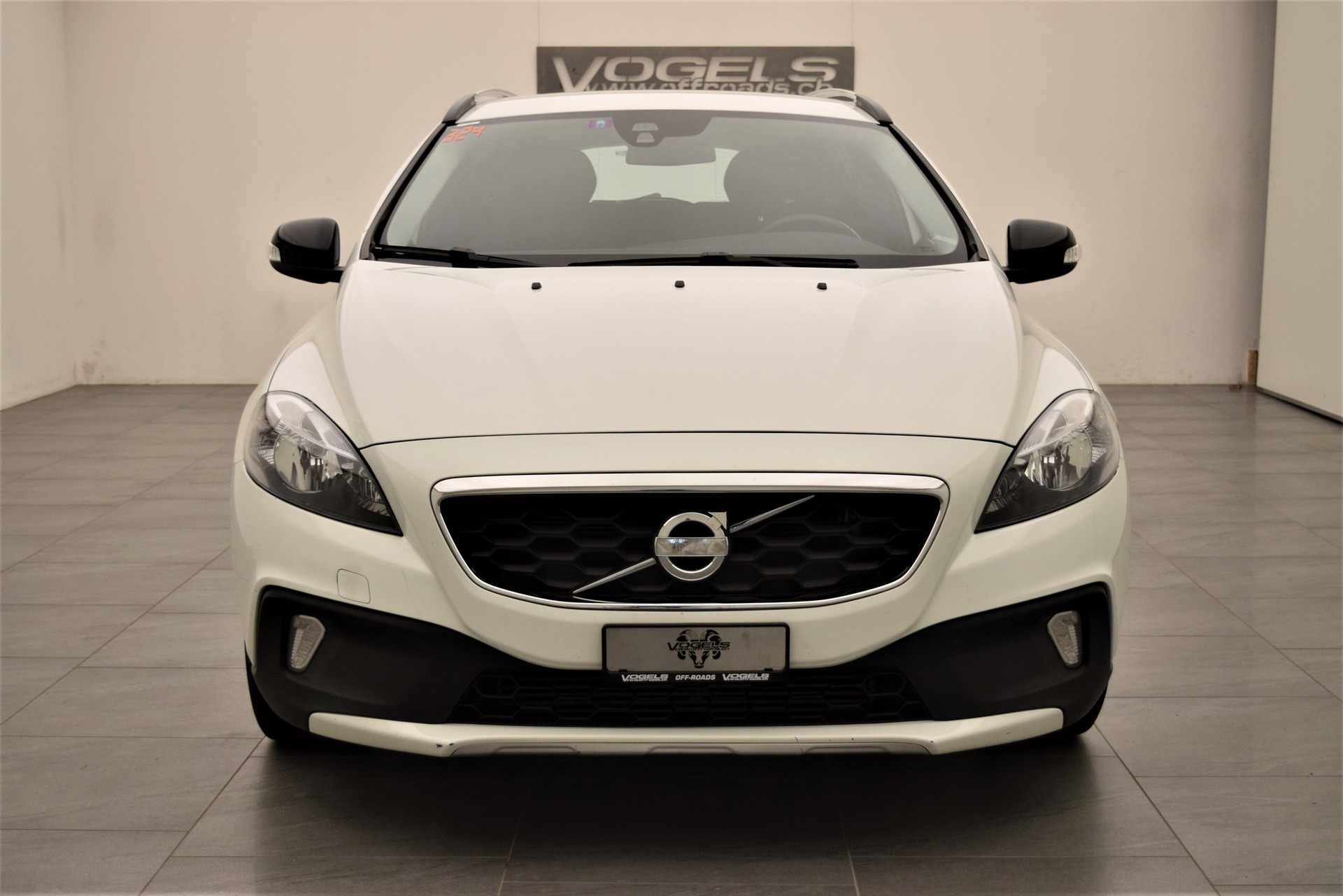 VOLVO V40 Cross Country D2-image-2