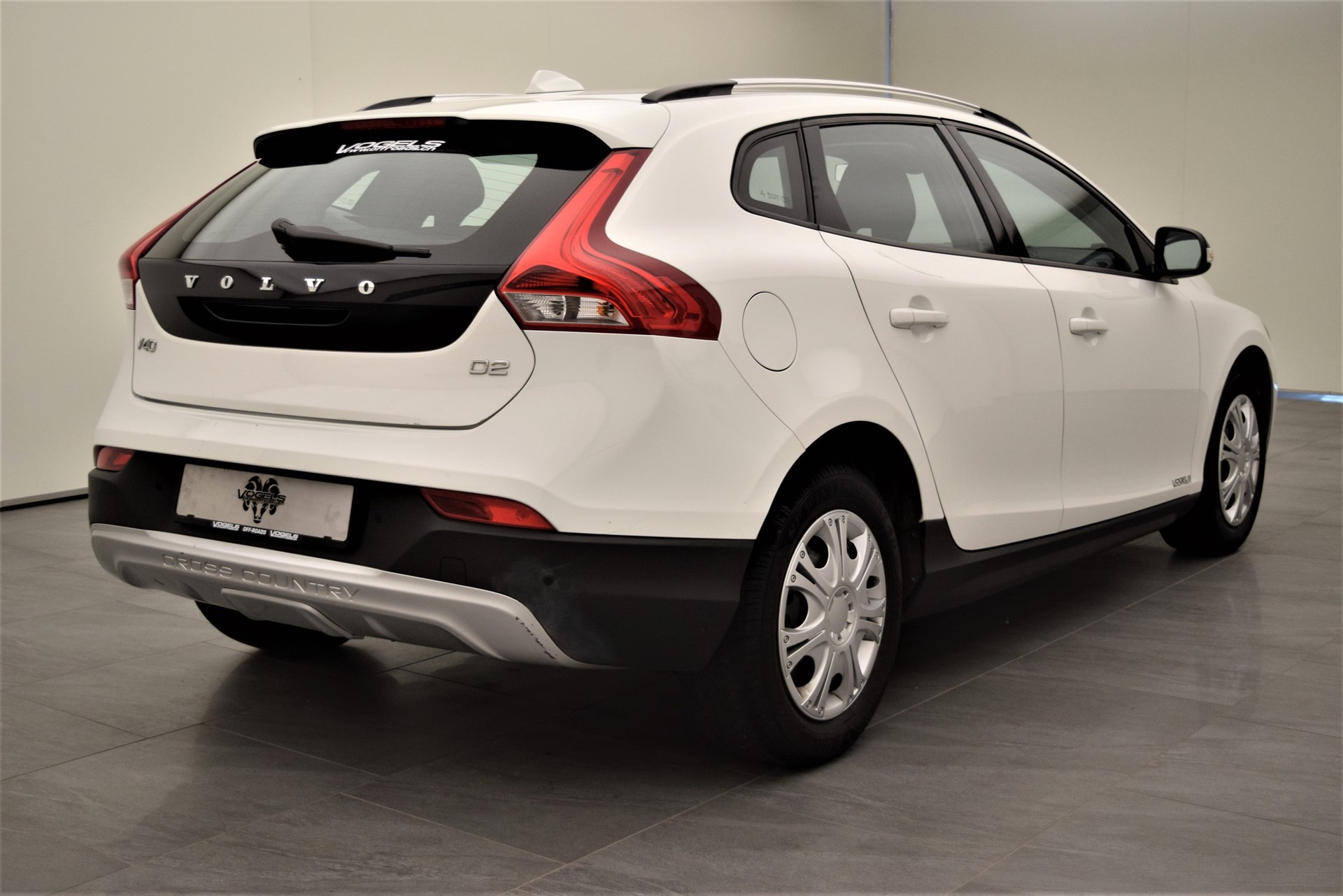 VOLVO V40 Cross Country D2-image-3