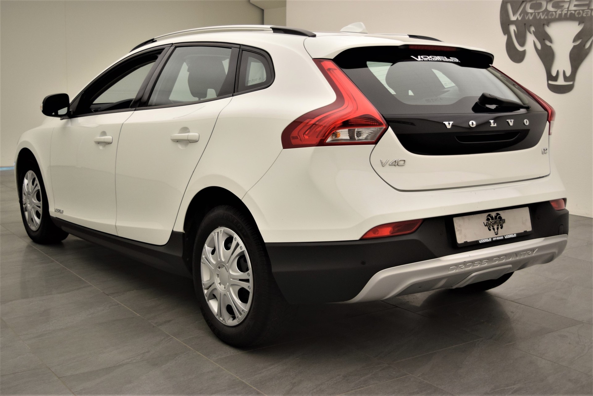 VOLVO V40 Cross Country D2-image-4