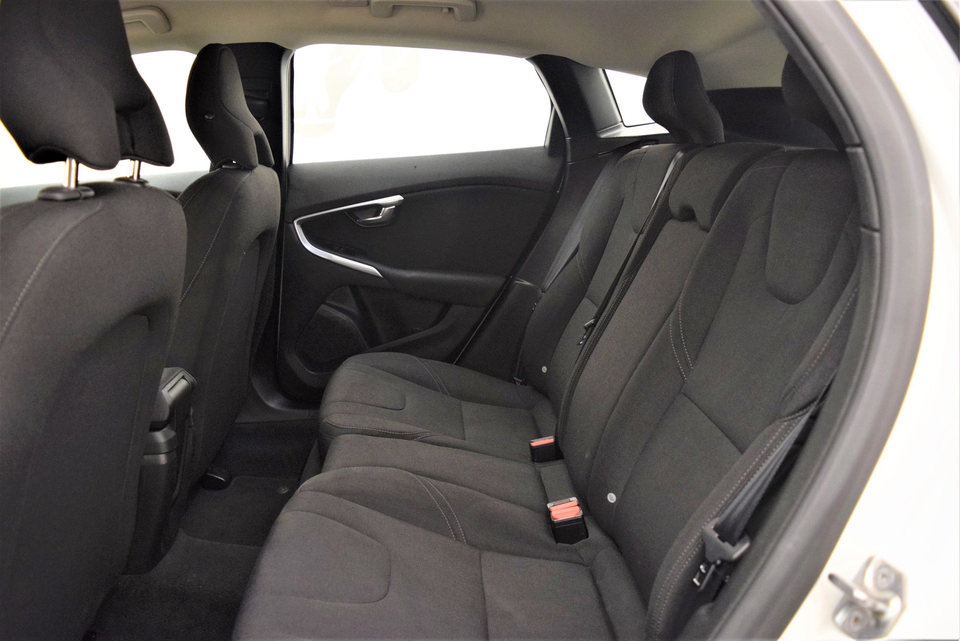 VOLVO V40 Cross Country D2-image-8