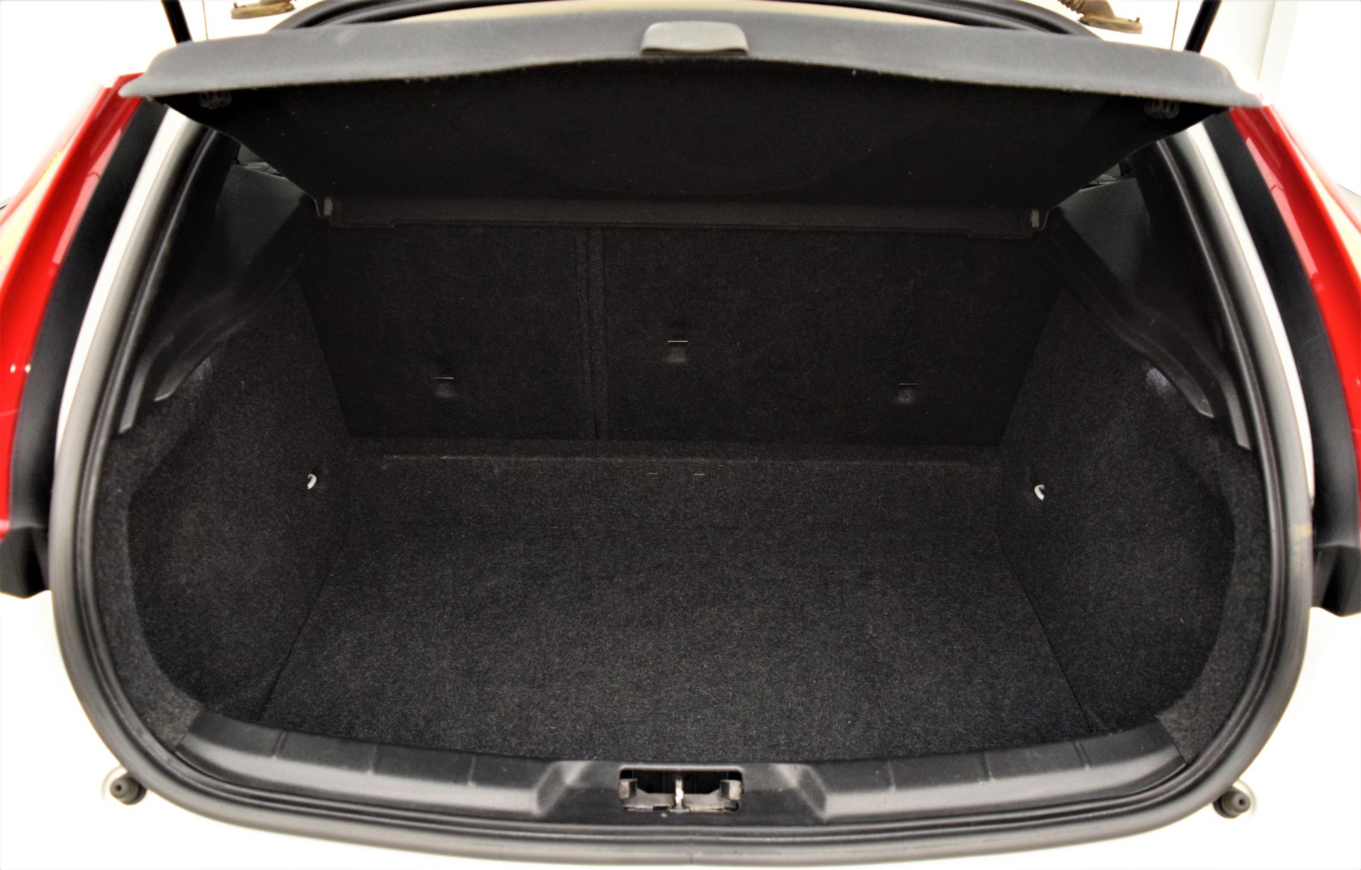 VOLVO V40 Cross Country D2-image-9