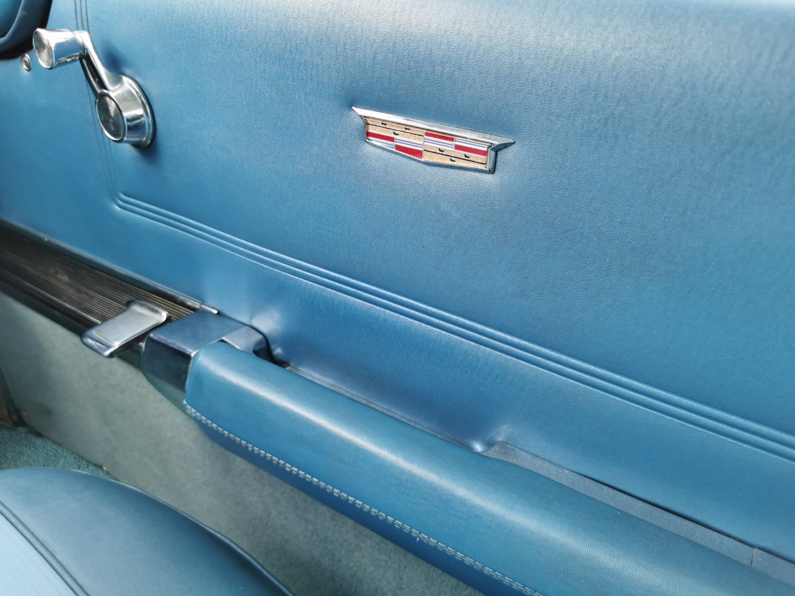 CADILLAC Serie 62 Sedan 4 door 6.4 V8-image-11