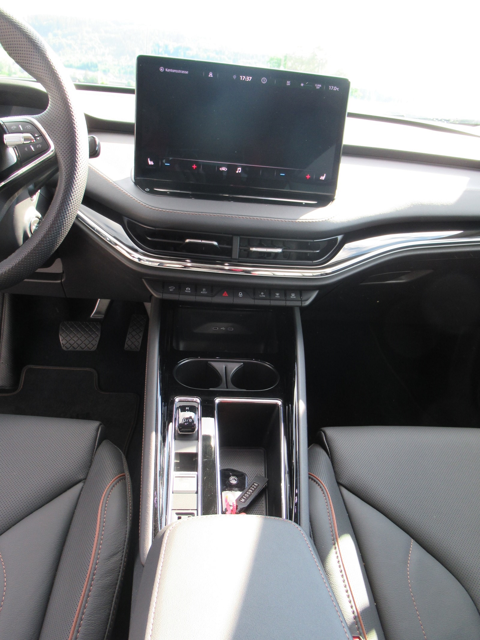SKODA Enyaq iV 80-image-11