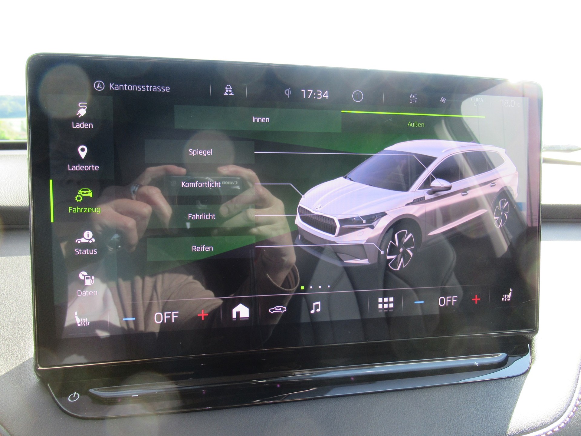 SKODA Enyaq iV 80-image-8
