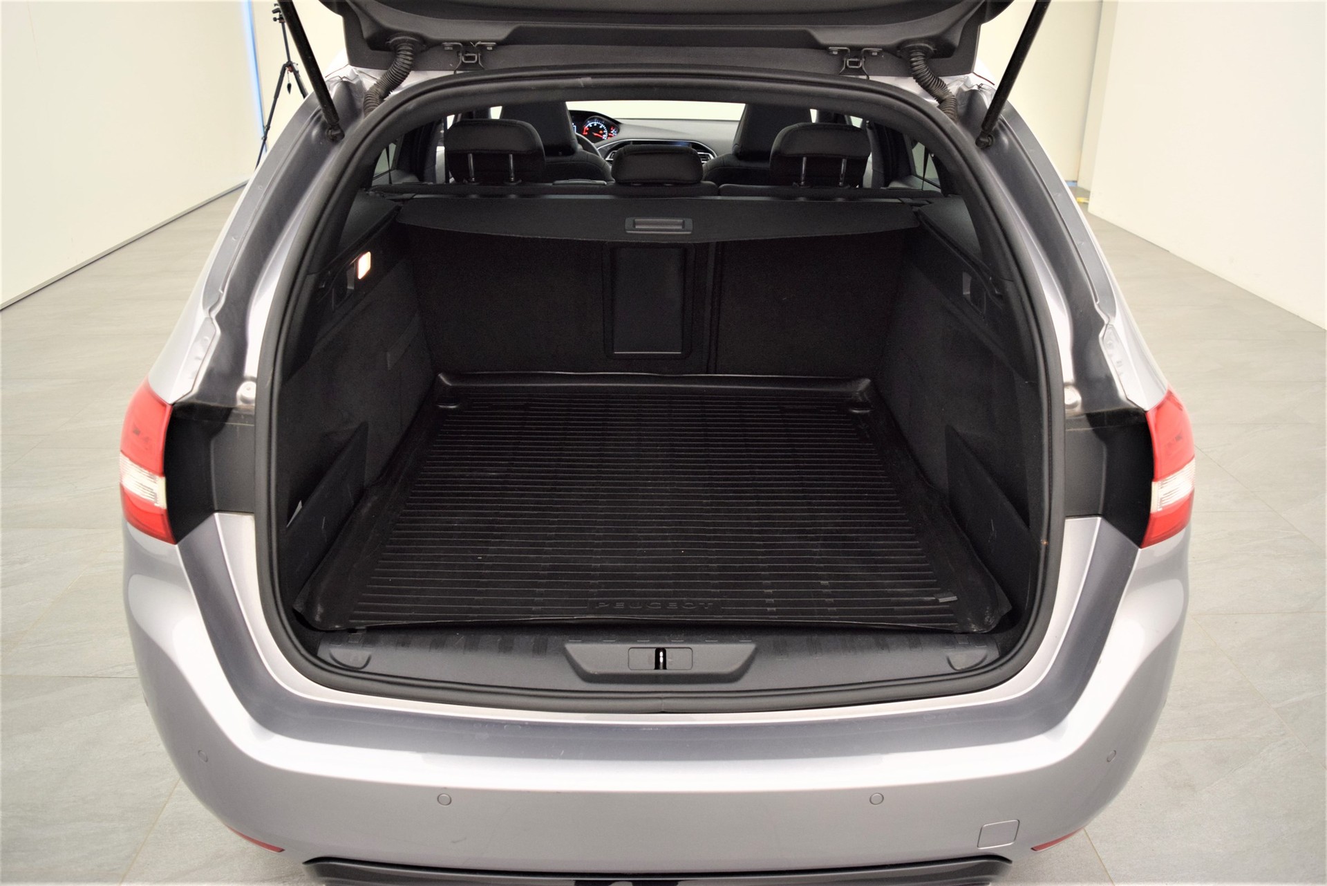 PEUGEOT 308 SW 2.0 BlueHDI GT-image-11