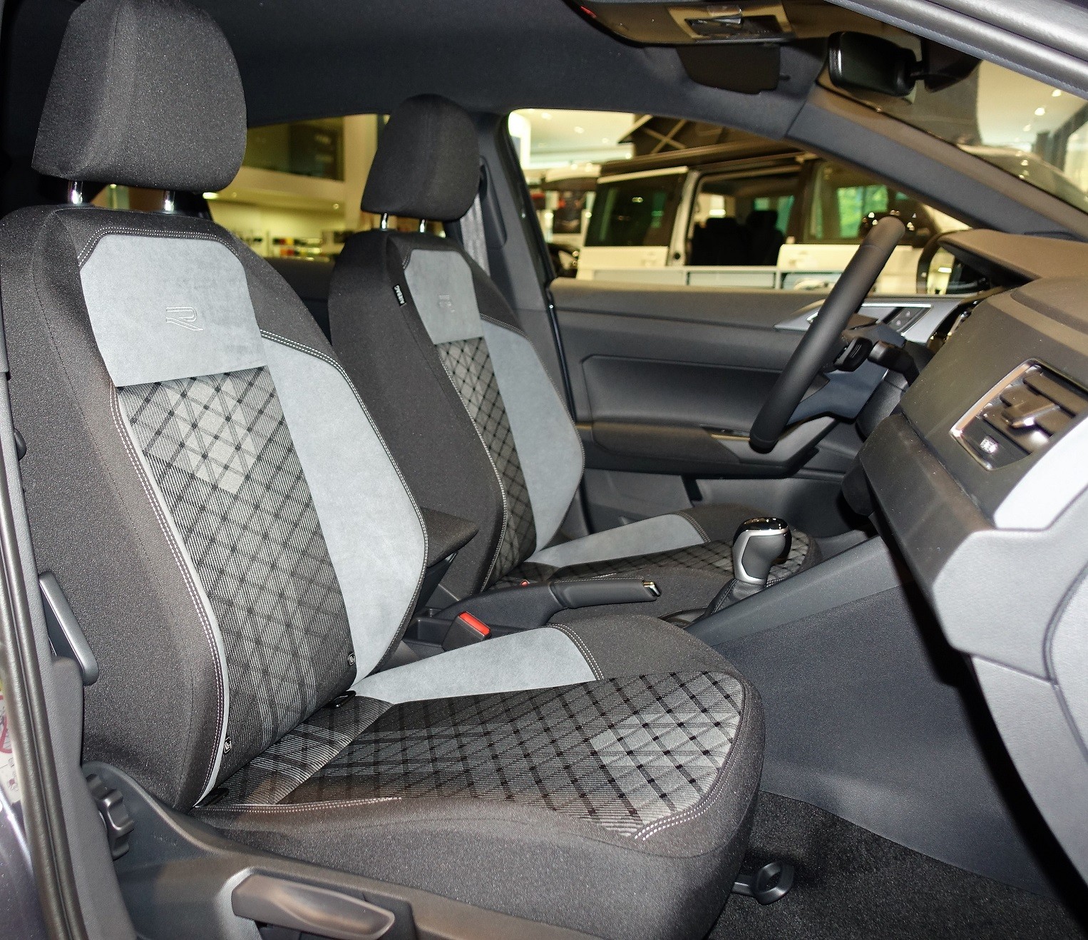 VW Taigo 1.5 TSI R-Line DSG-image-4