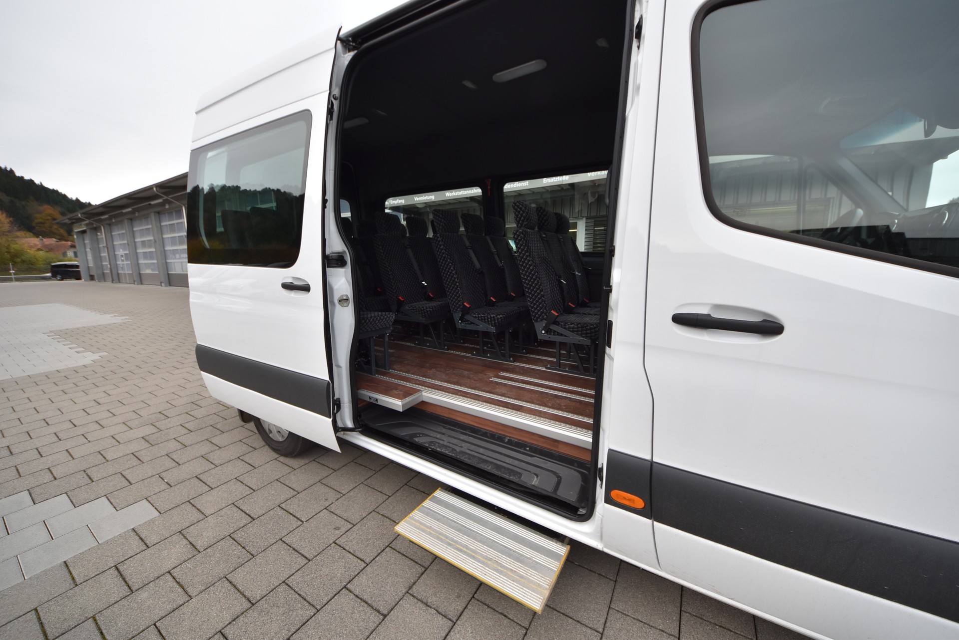 MERCEDES-BENZ Sprinter 317 CDI-image-9