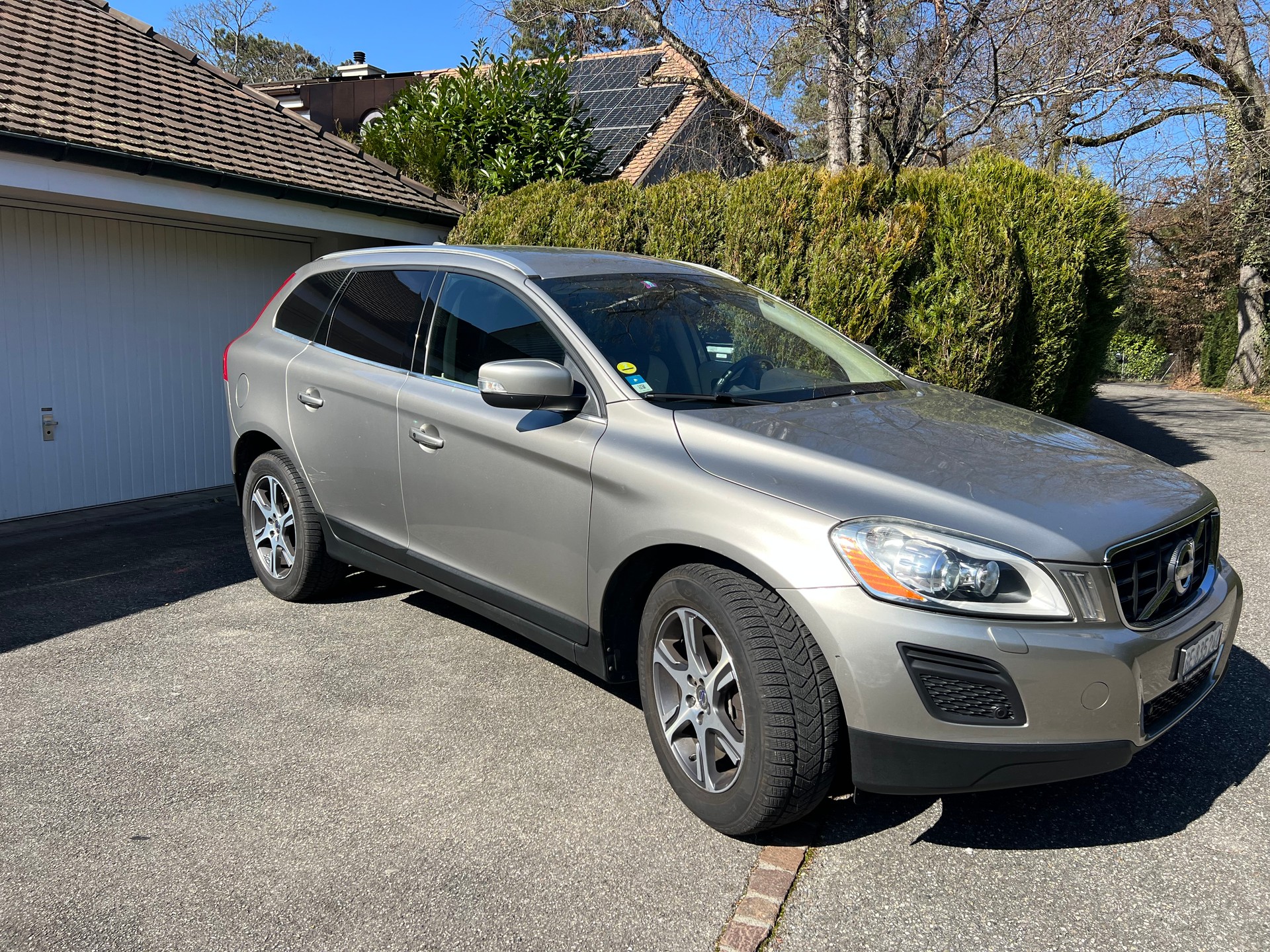 VOLVO XC60-image-4