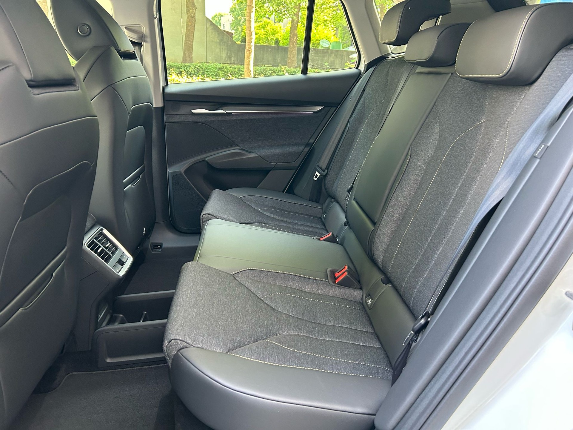 SKODA Elroq 85-image-7