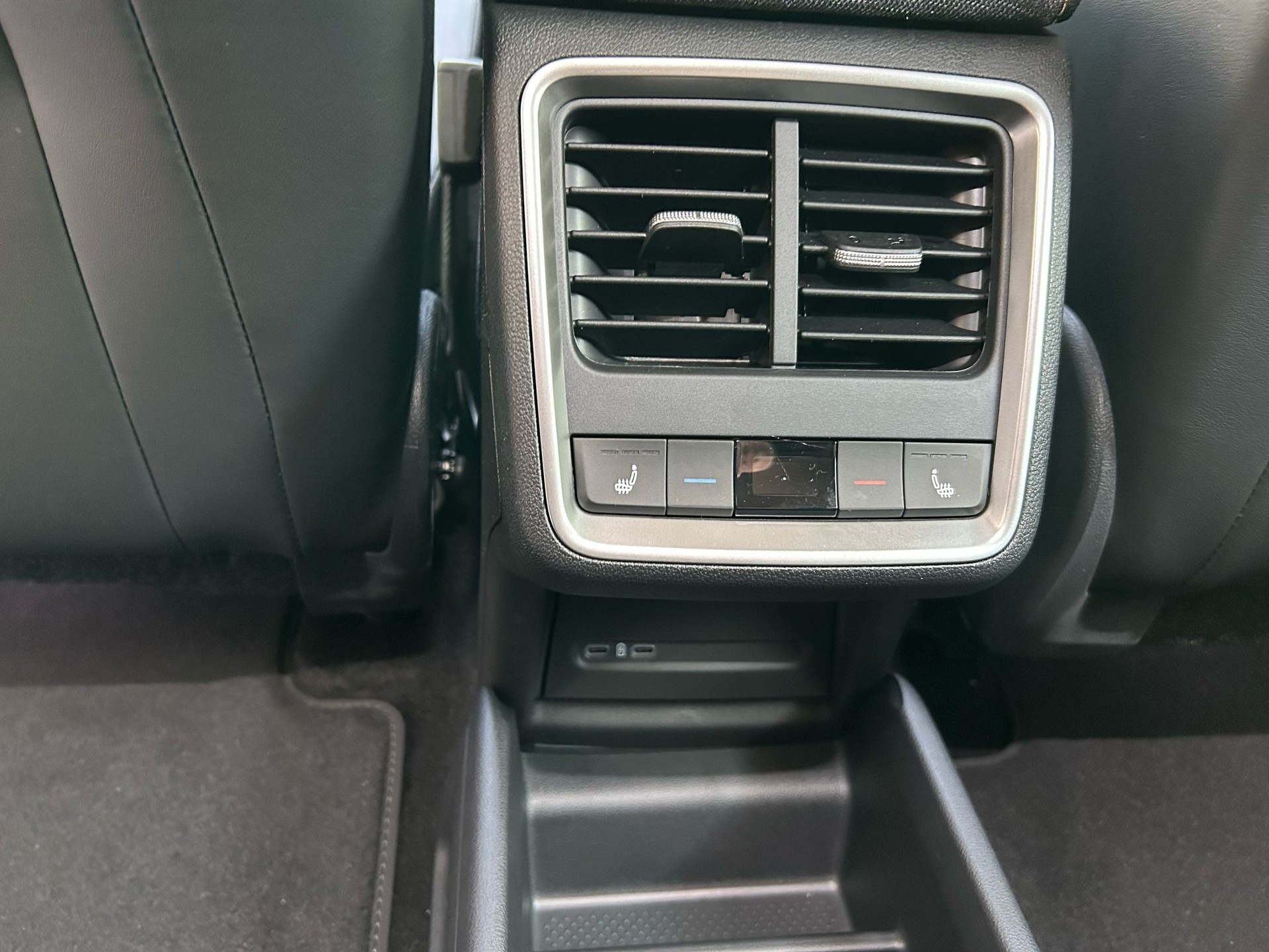 SKODA Elroq 85-image-8