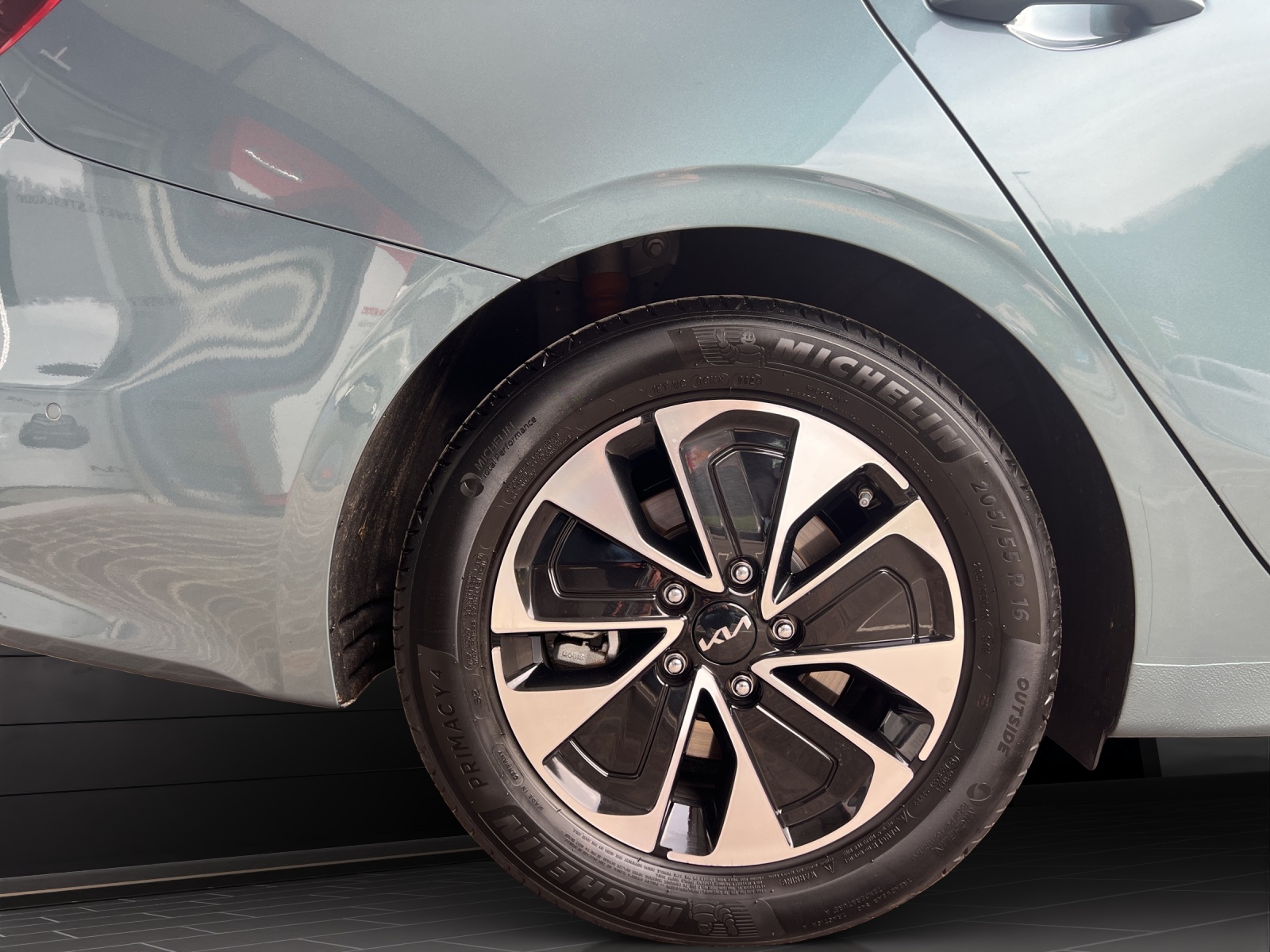 KIA Ceed SW1.6 GDi PHEV Style-image-4