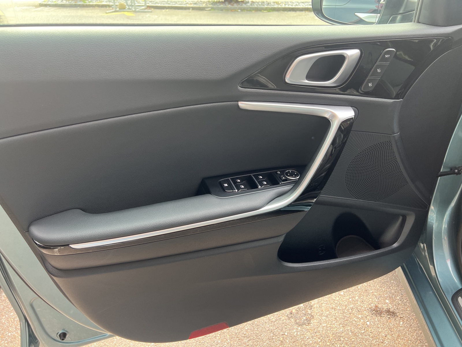 KIA Ceed SW1.6 GDi PHEV Style-image-11