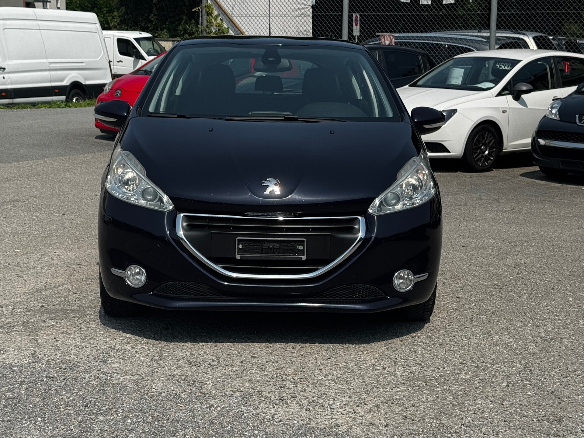 PEUGEOT 208 1.2 THP Allure-image-0