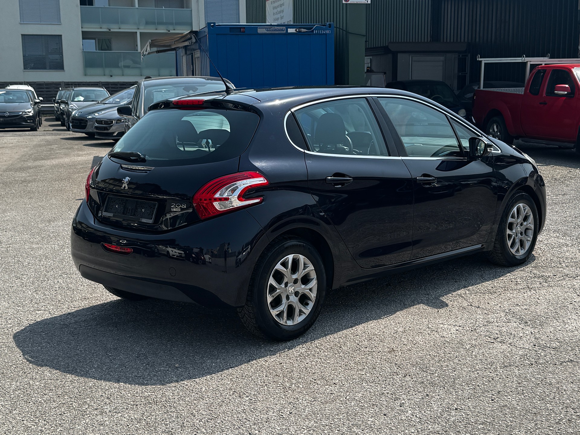 PEUGEOT 208 1.2 THP Allure-image-14