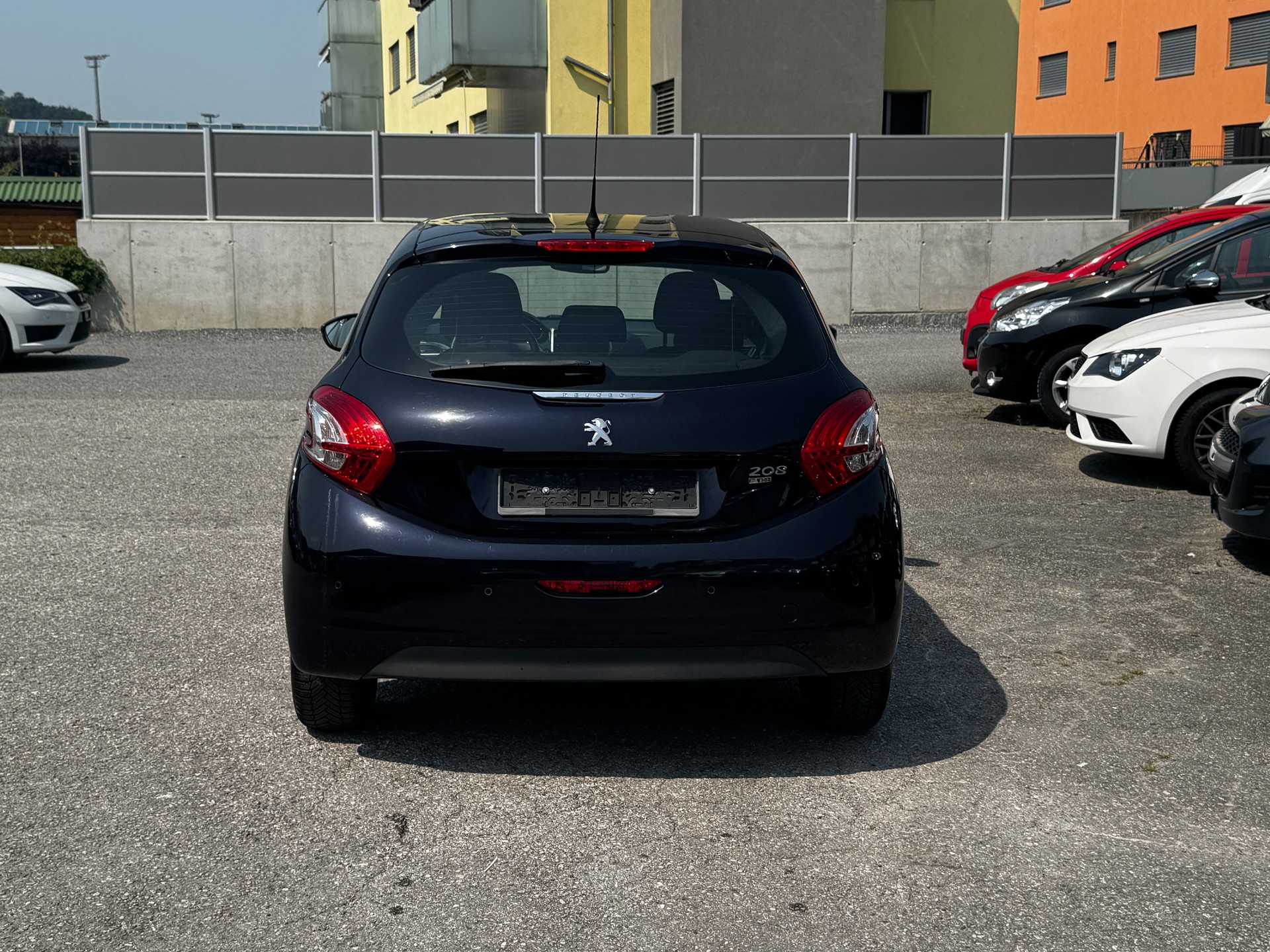 PEUGEOT 208 1.2 THP Allure-image-12