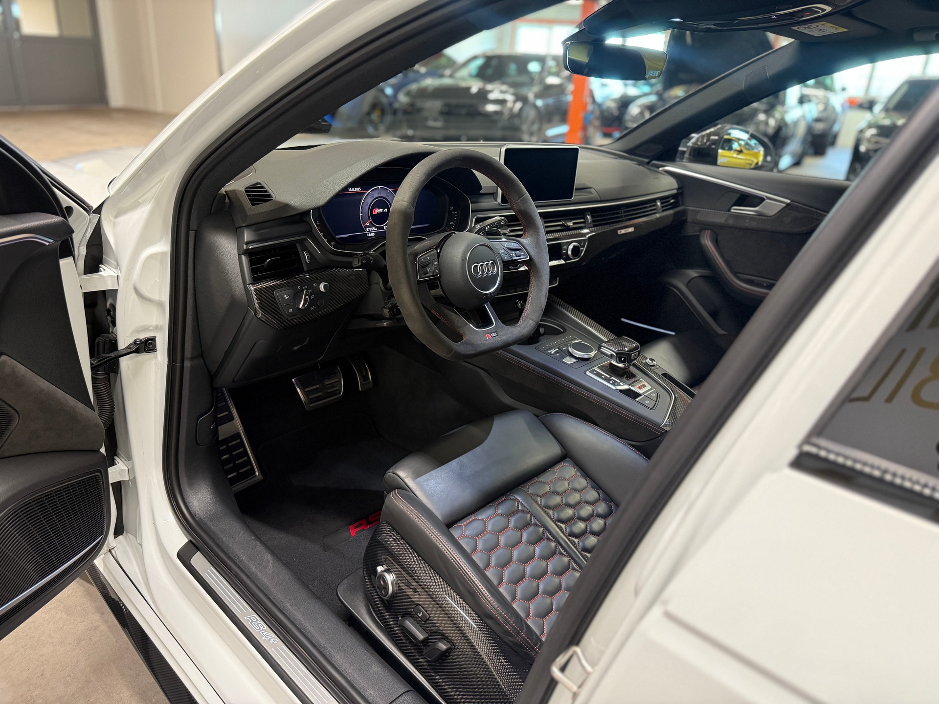 AUDI RS4+ Avant 2.9 TFSI quattro tiptronic-image-14
