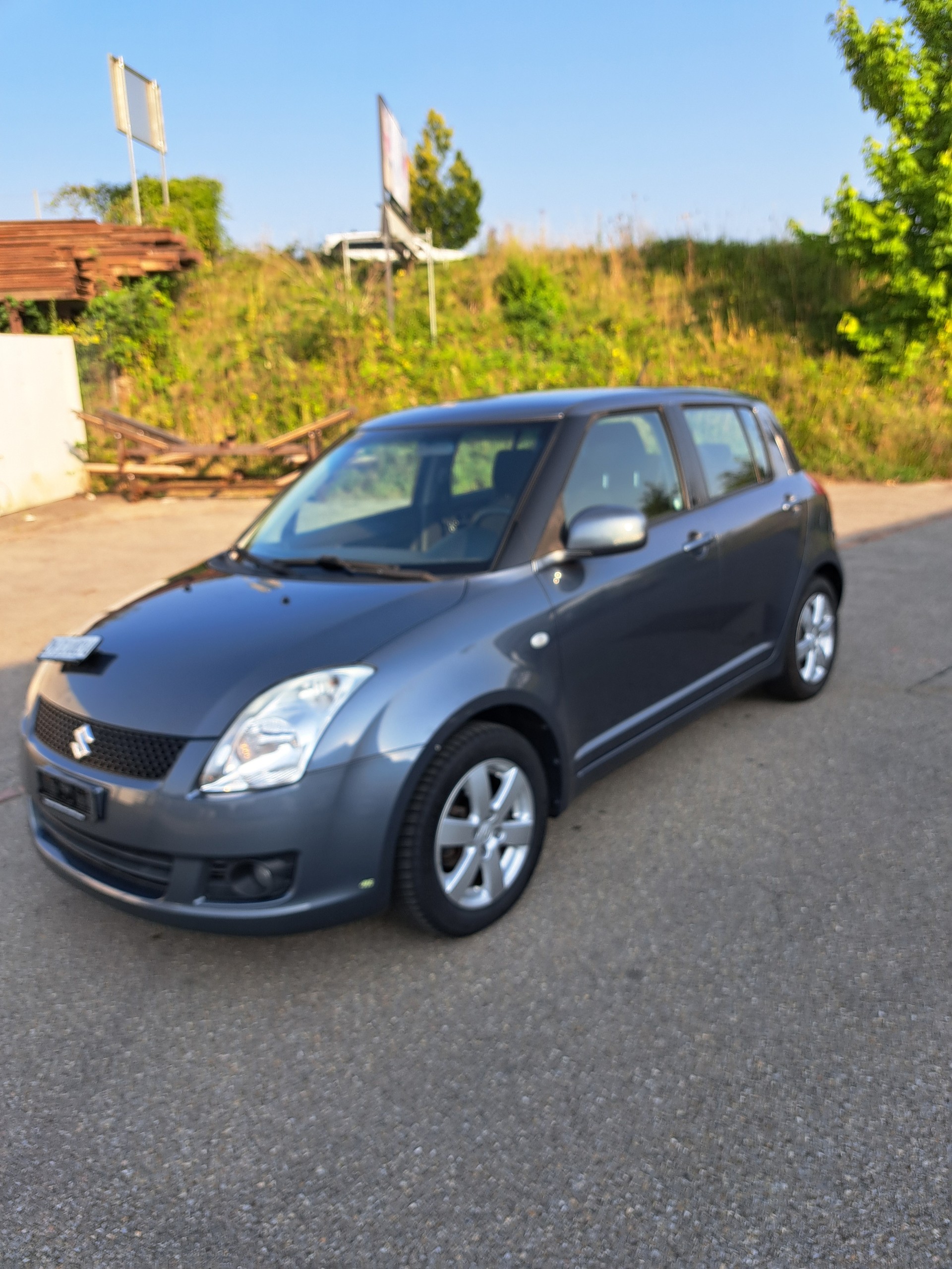 SUZUKI Swift 1.3i 16V GL Top-image-0