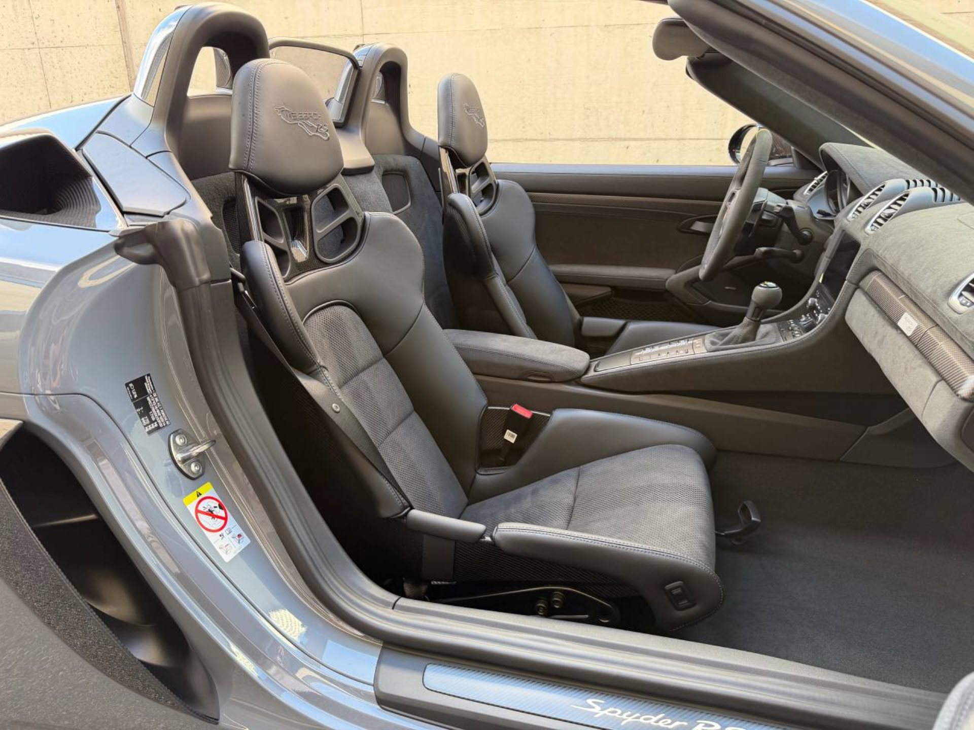 PORSCHE 718 Spyder RS-image-18