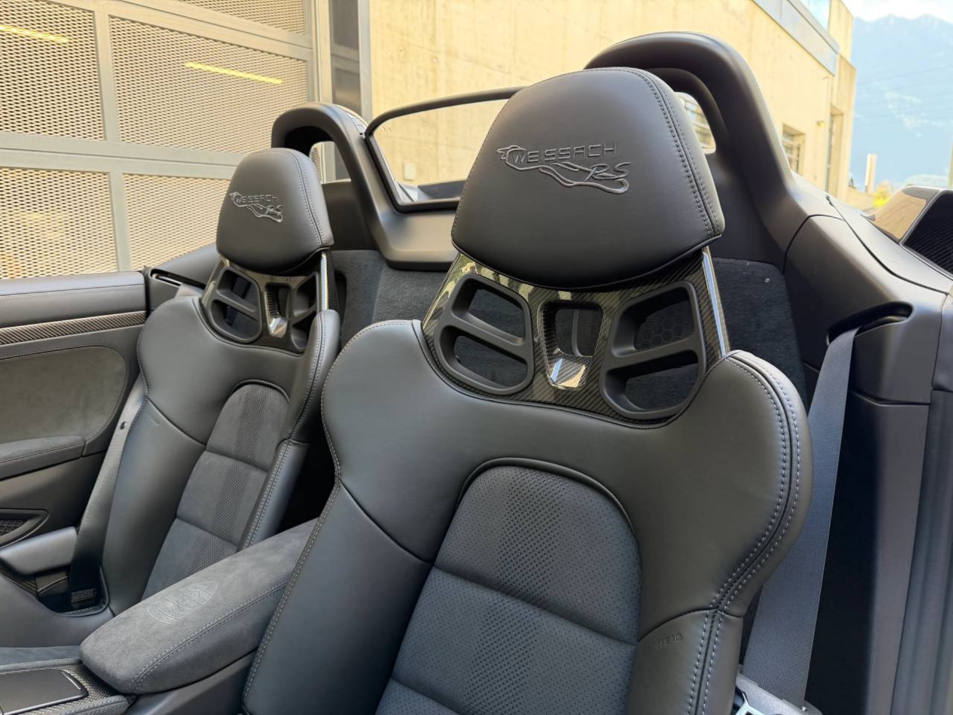PORSCHE 718 Spyder RS-image-24