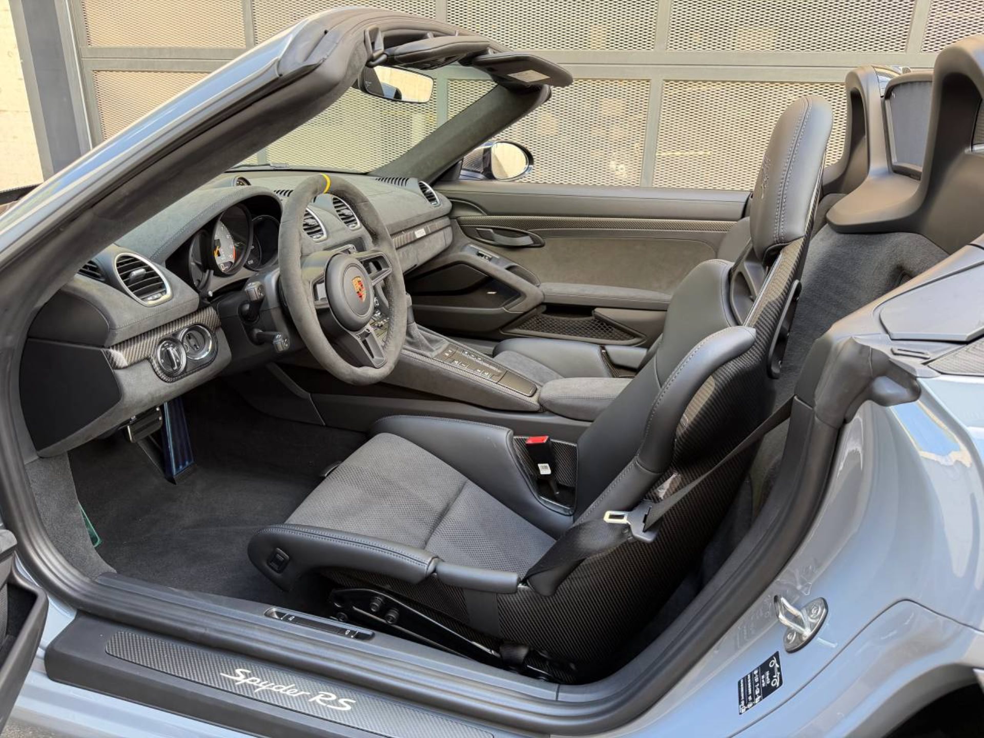 PORSCHE 718 Spyder RS-image-17
