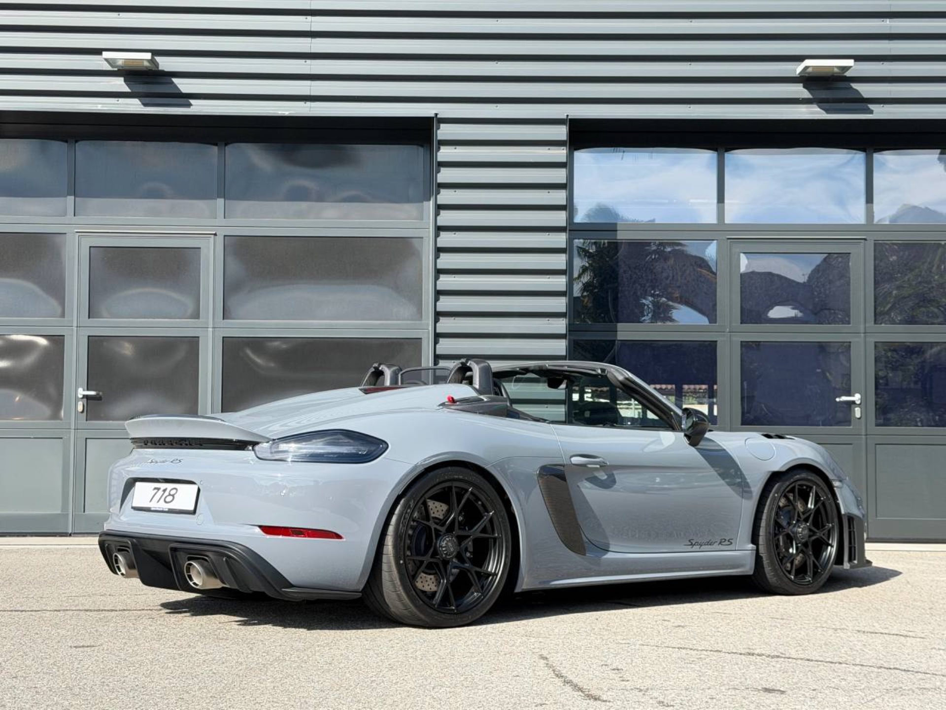 PORSCHE 718 Spyder RS-image-6