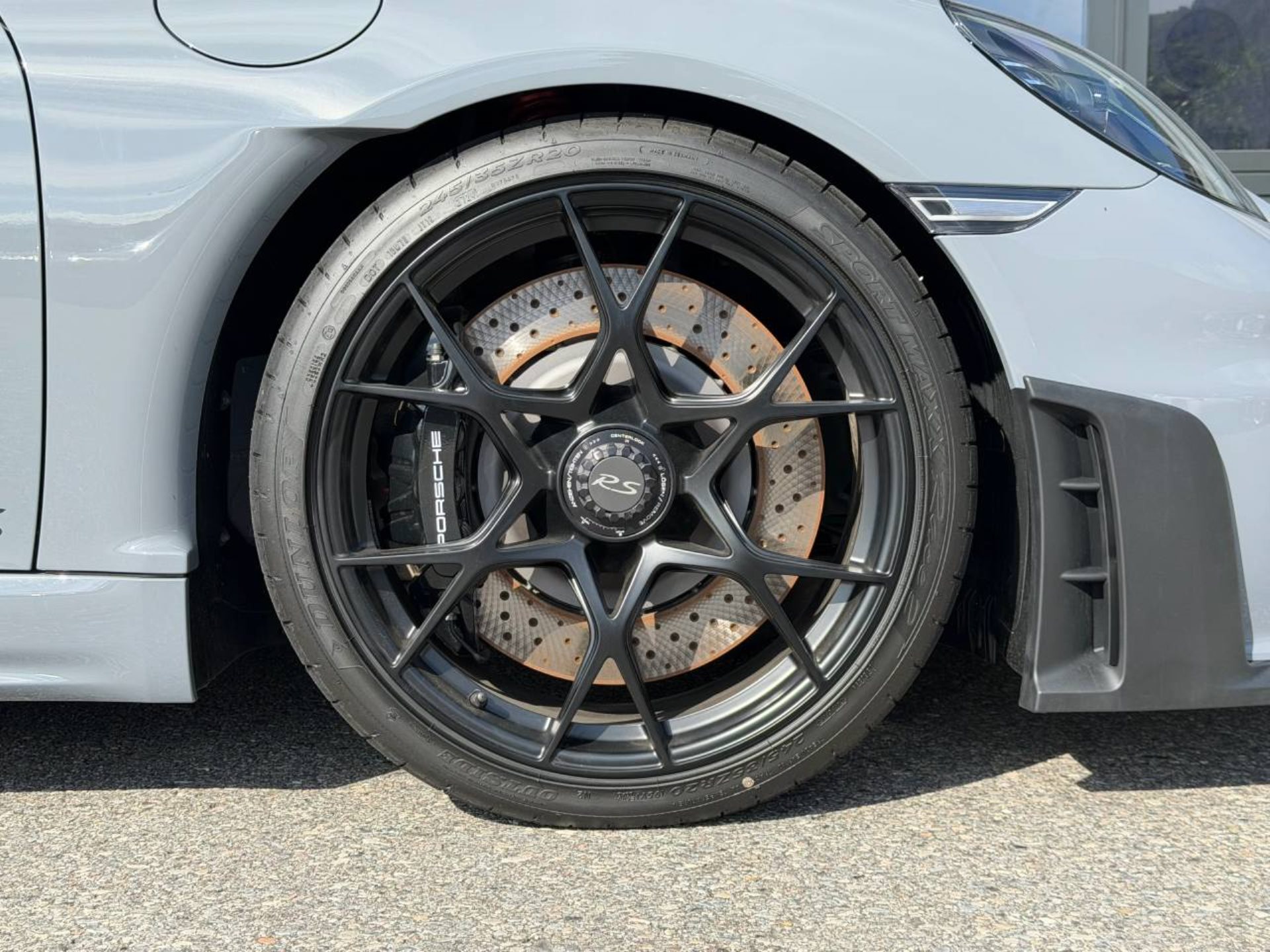 PORSCHE 718 Spyder RS-image-10