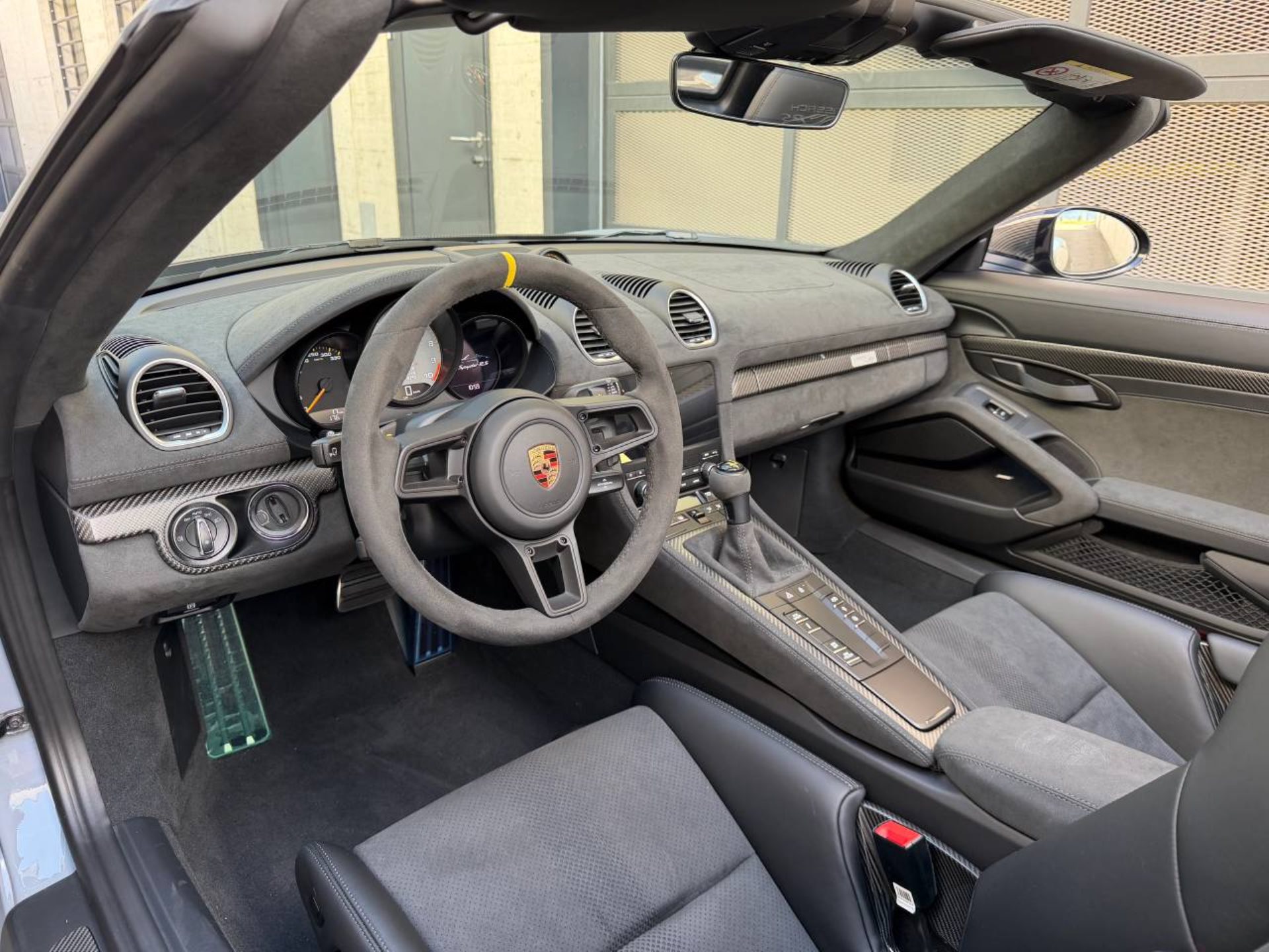 PORSCHE 718 Spyder RS-image-3