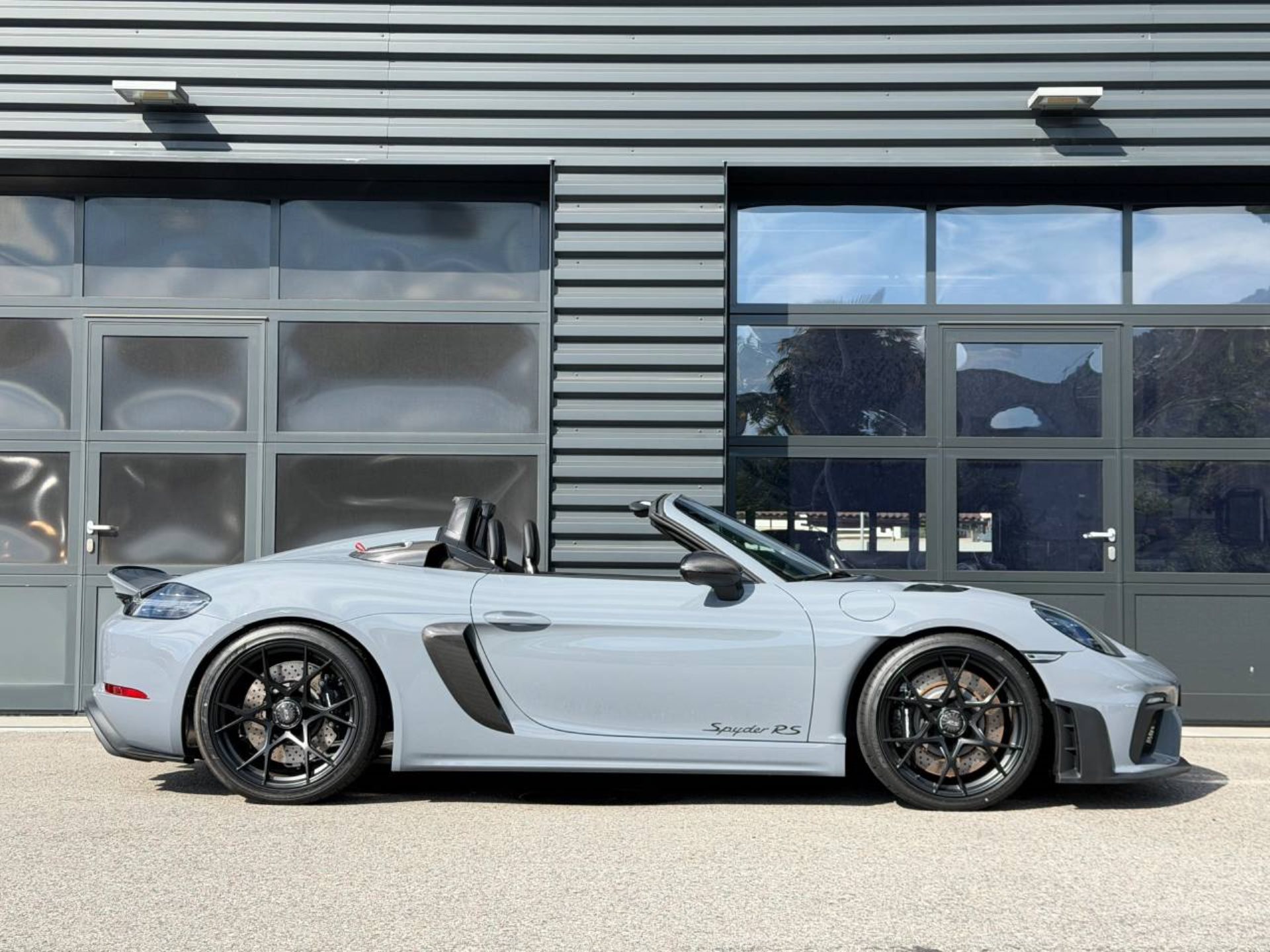 PORSCHE 718 Spyder RS-image-7