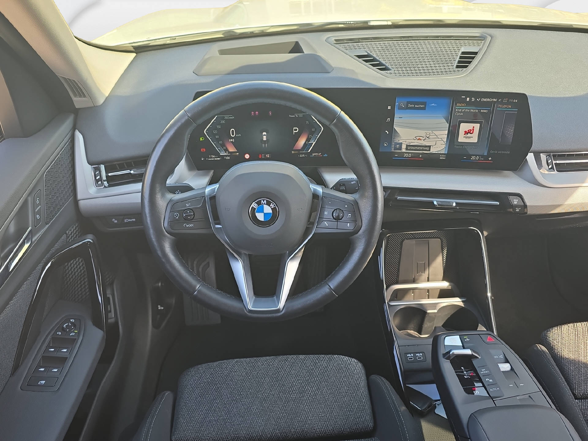 BMW X1 20d xDrive ** 5 Jahre GARANTIE // 2'000 kg Anhängelast **-image-9