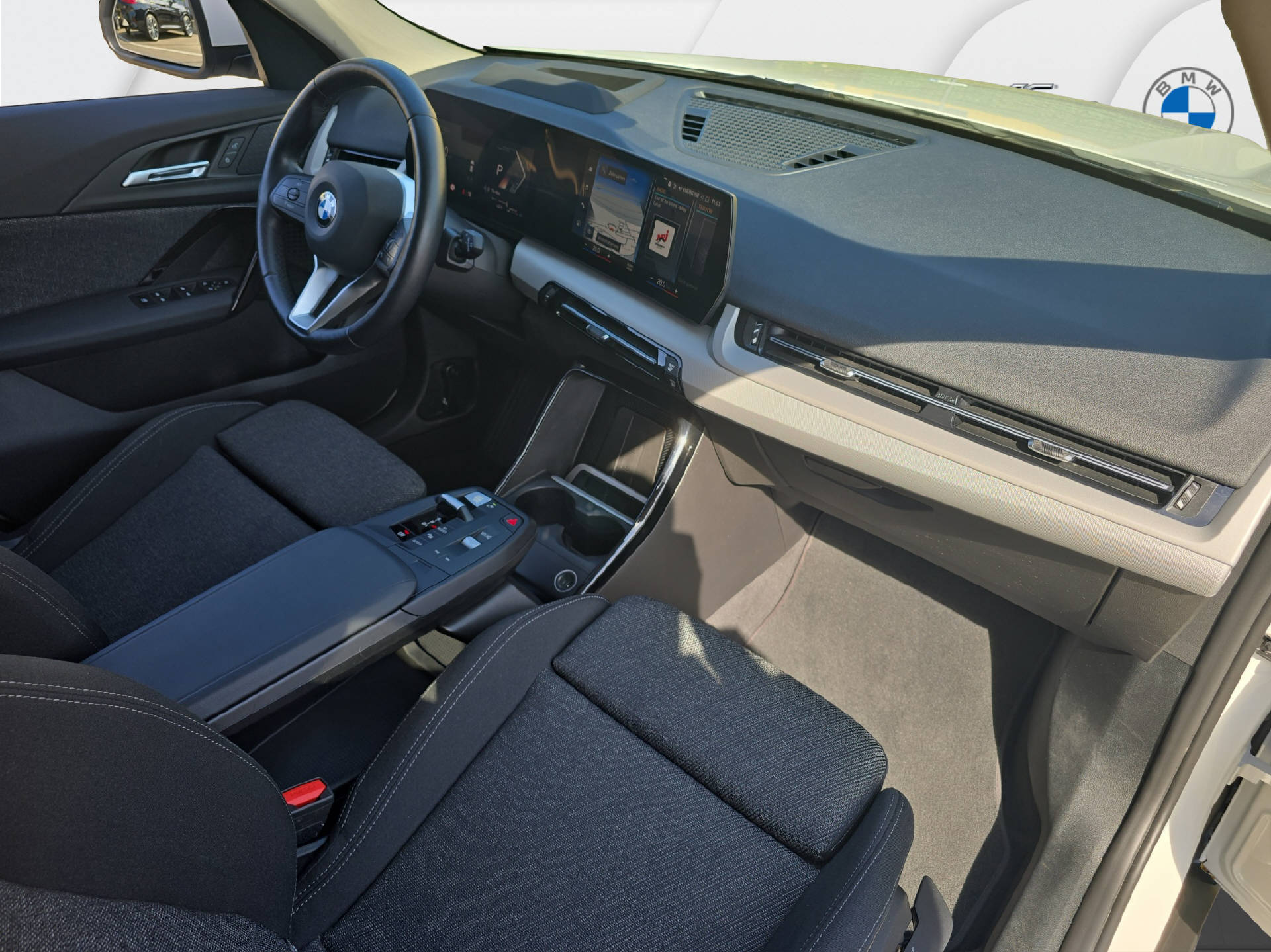 BMW X1 20d xDrive ** 5 Jahre GARANTIE // 2'000 kg Anhängelast **-image-7