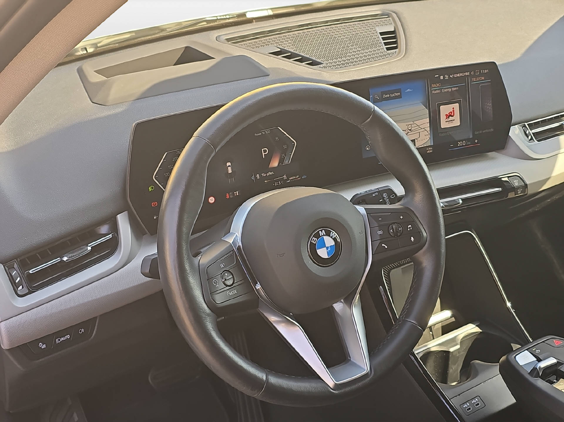 BMW X1 20d xDrive ** 5 Jahre GARANTIE // 2'000 kg Anhängelast **-image-13
