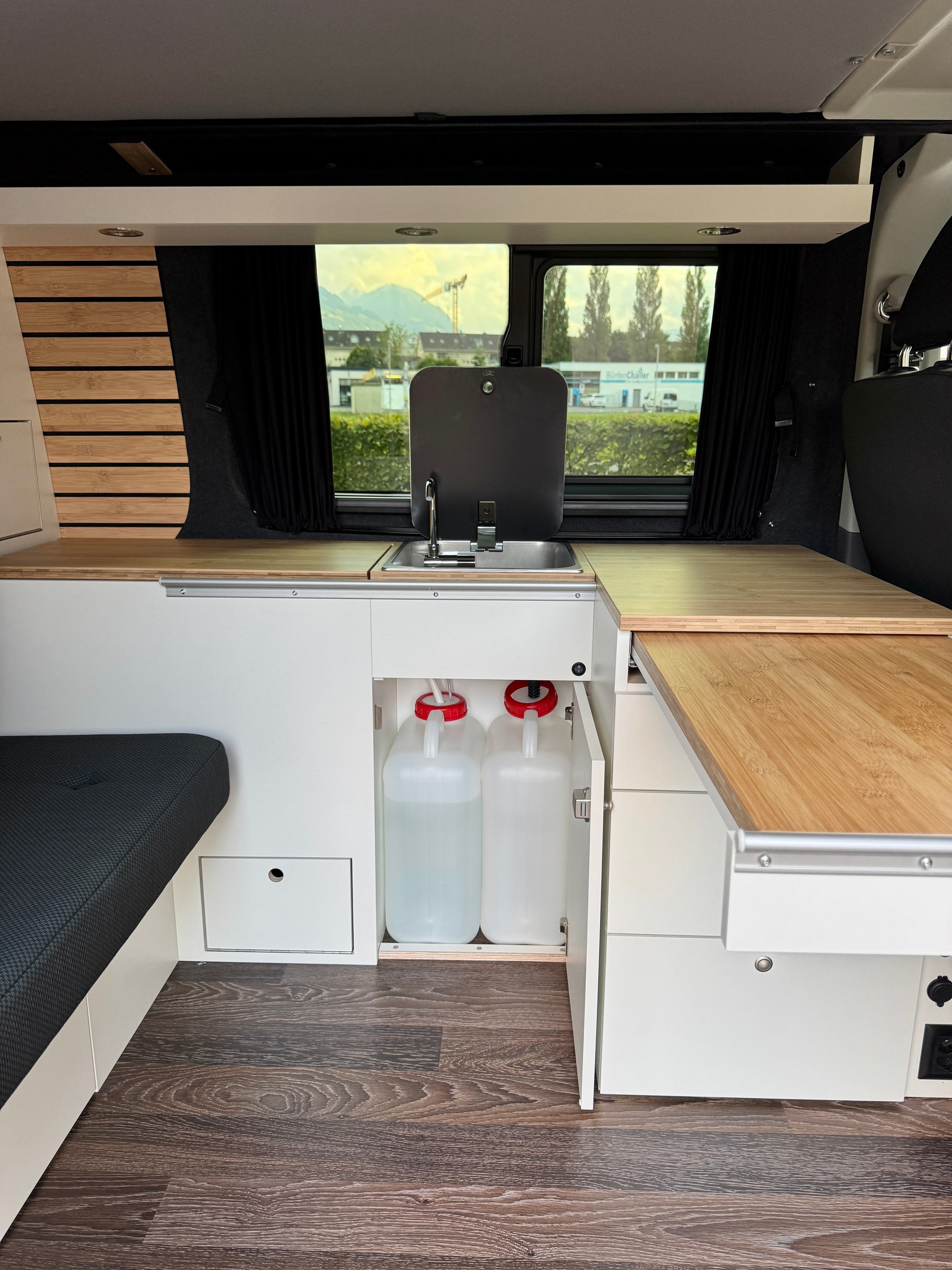 VW Bus T6.1 4x4 Campervan Komplettausbau-image-10