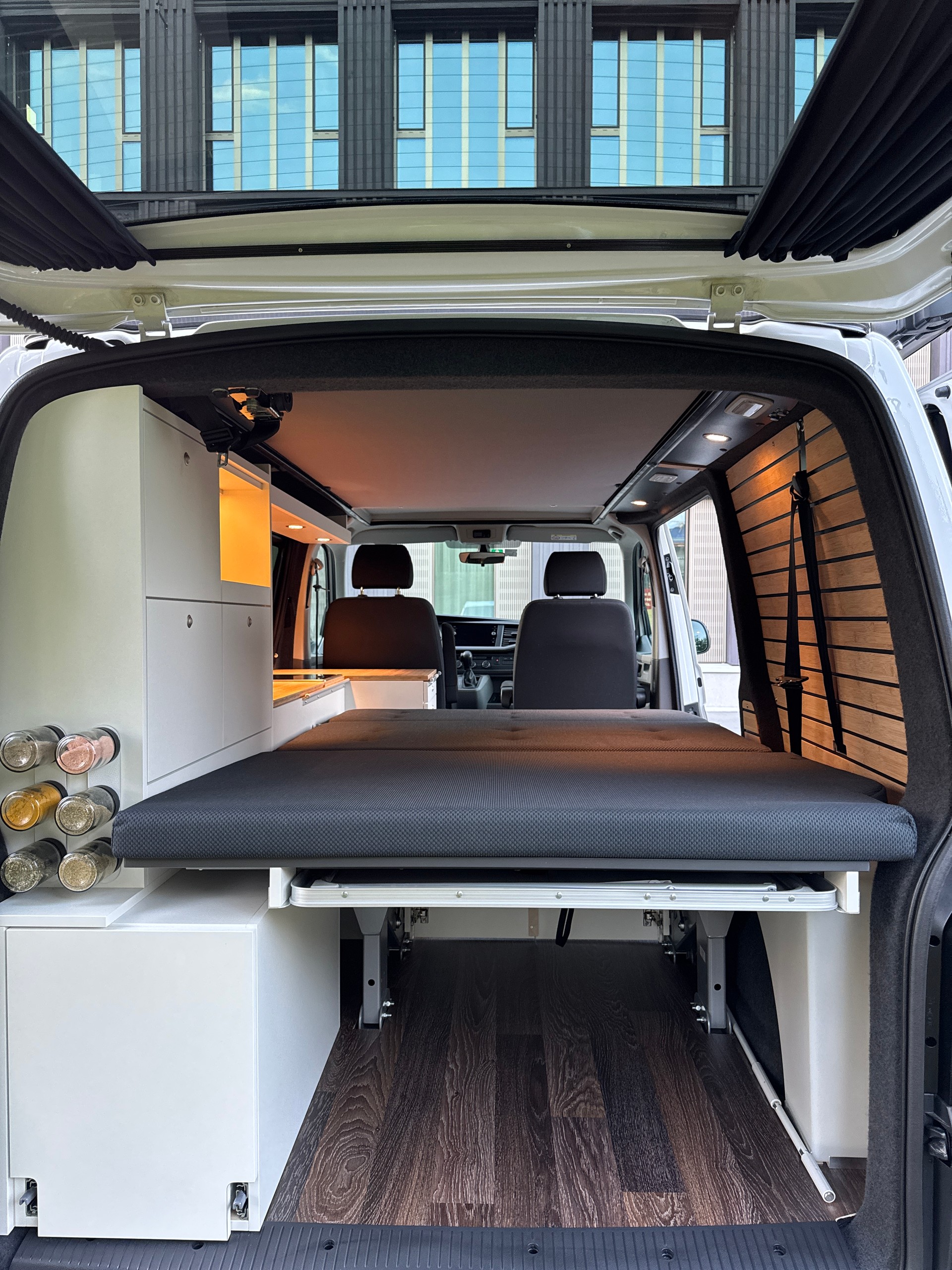 VW Bus T6.1 4x4 Campervan Komplettausbau-image-6