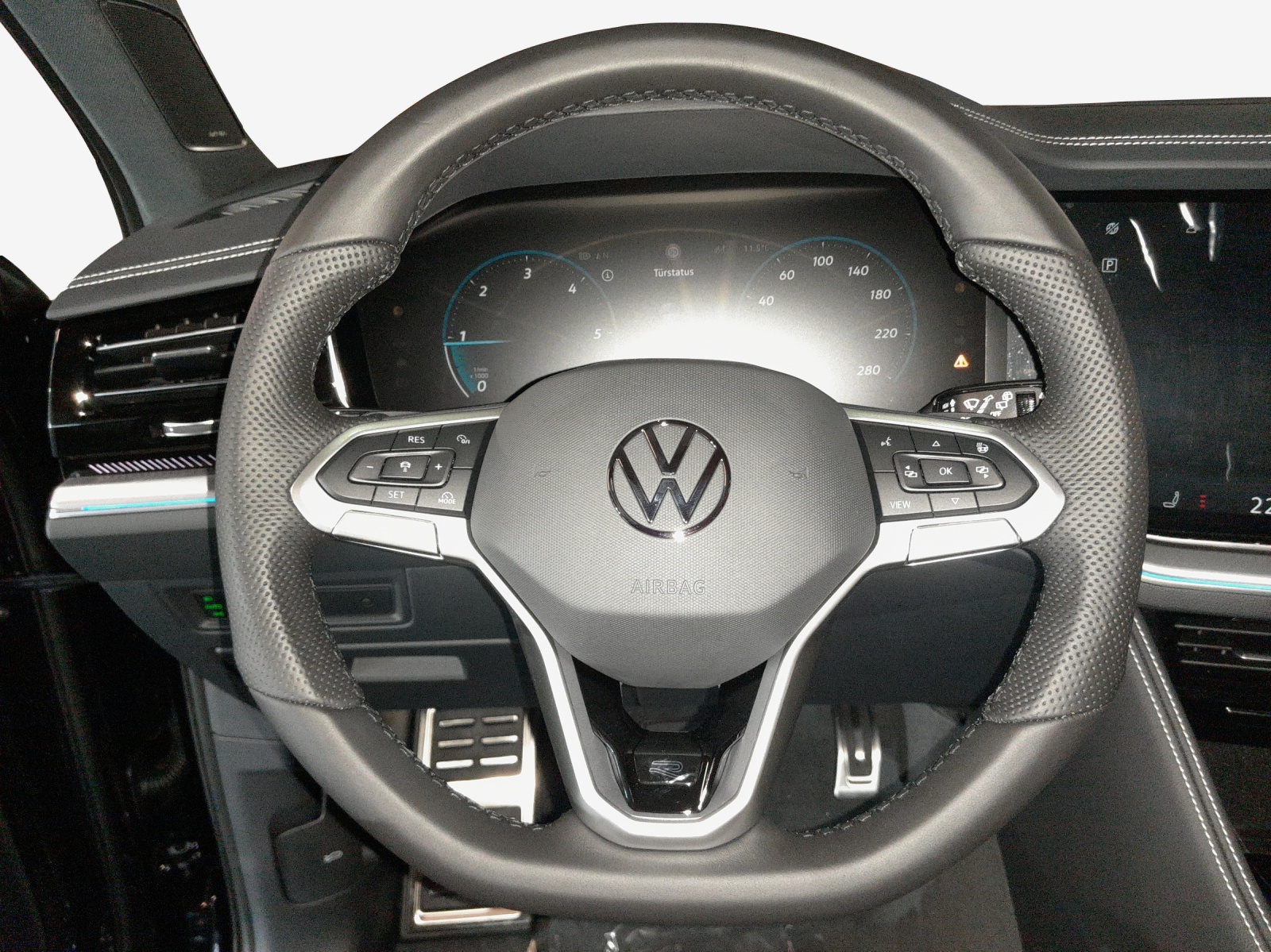 VW Touareg 3.0 TDI R-Line Tiptronic-image-9